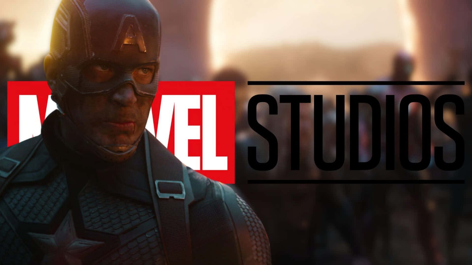Mcu Phase Three 桌布 壁紙 — 美國隊長身穿戰術裝備，在朦朧的日落背景下專注凝視，並疊加Marvel Studios標誌。