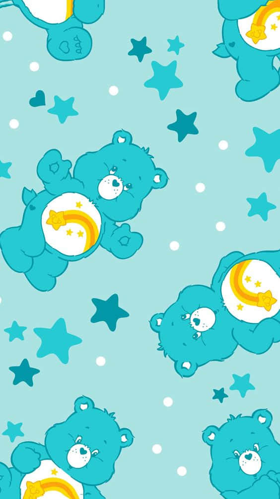 藍色Care Bears帶着彩虹肚臍徽章漂浮於星星和心形之間。