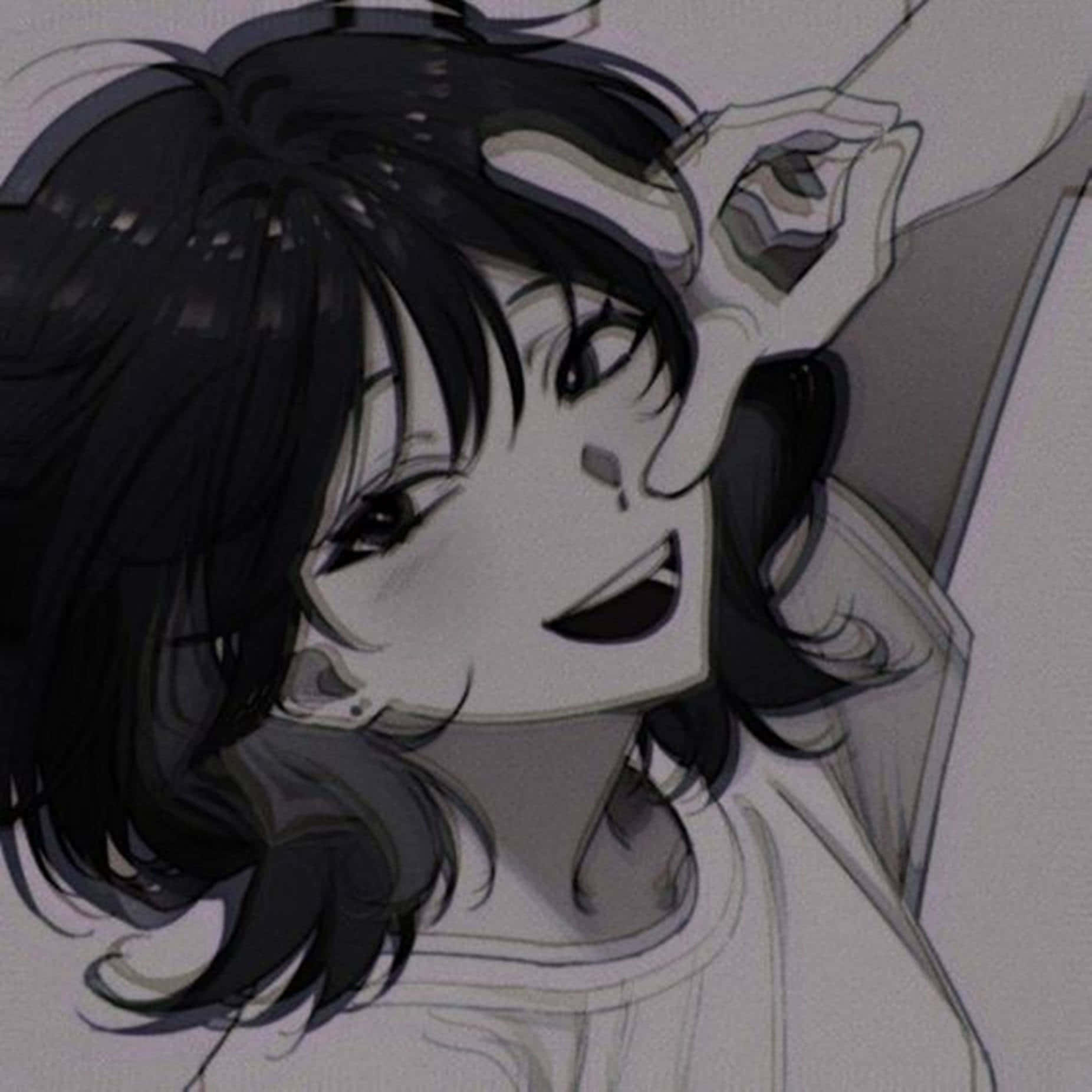 美麗動漫頭像 壁紙 — 一個單色動漫女孩，深色頭髮，手靠近臉龐，頑皮地微笑。