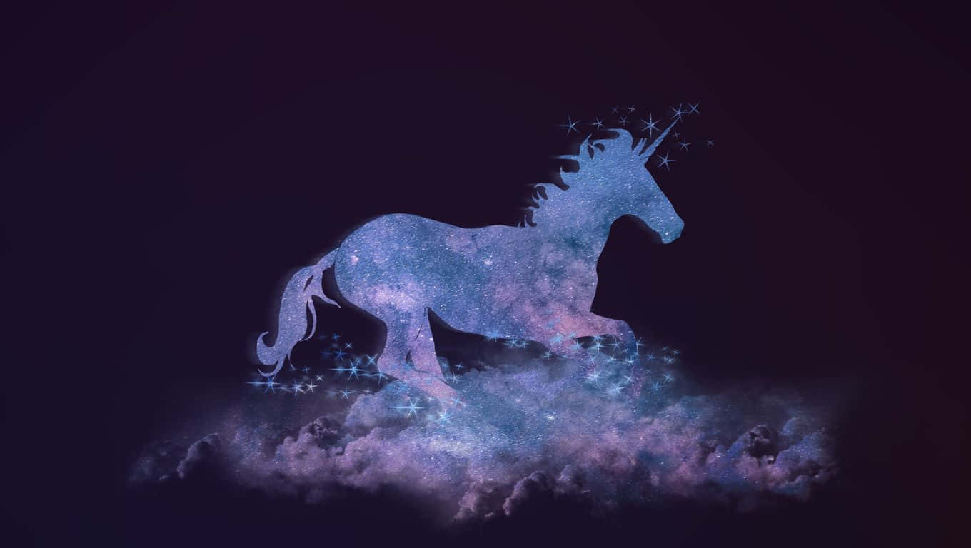 一頭由星星組成的發光獨角獸在黑暗天空中的宇宙雲朵上奔跑。