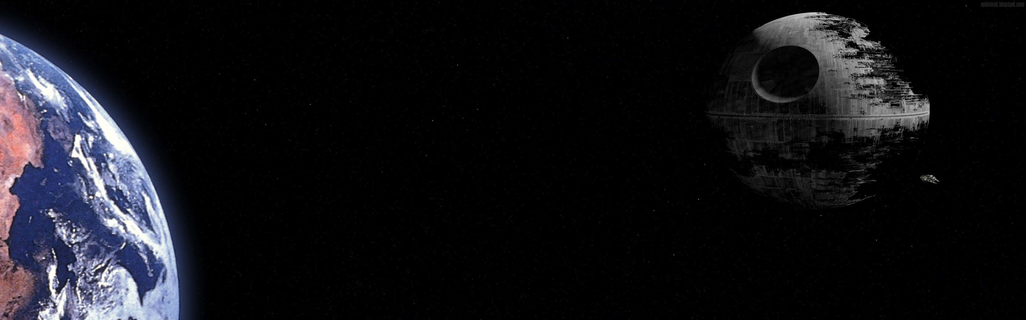 外太空中的地球與死亡星