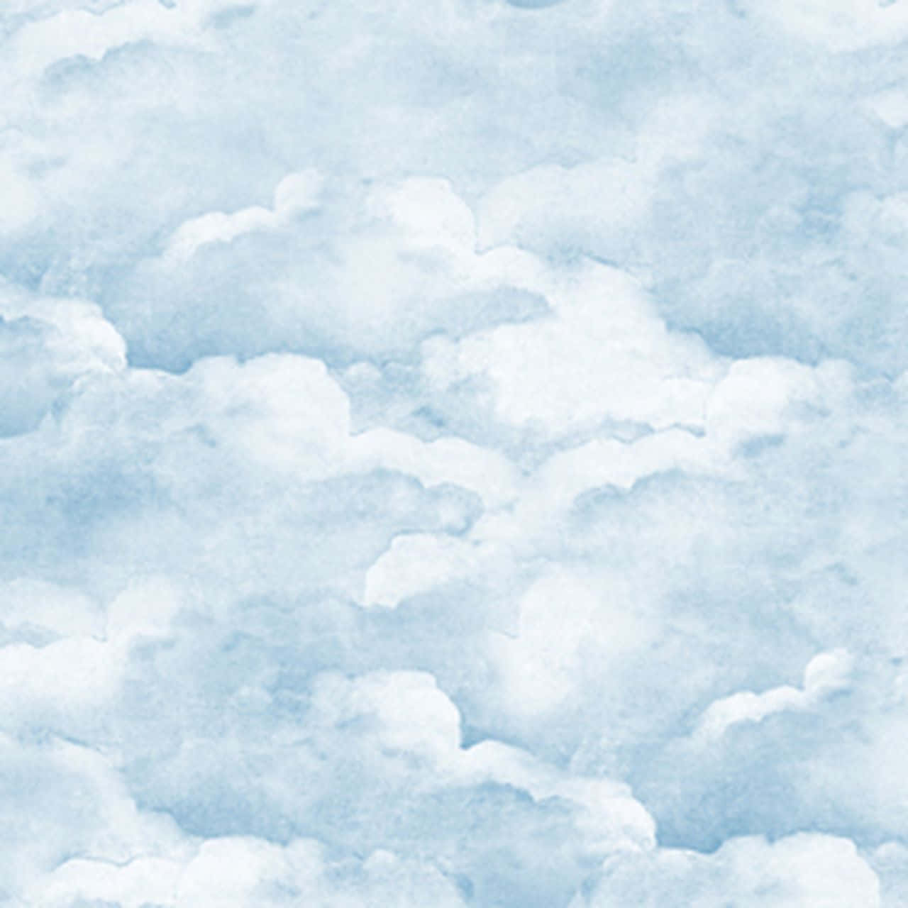 美麗藍天與多雲背景 壁紙 — 柔軟蓬鬆的雲朵在淡藍色的天空中輕輕飄動，呈現柔和的水彩洗滌效果。