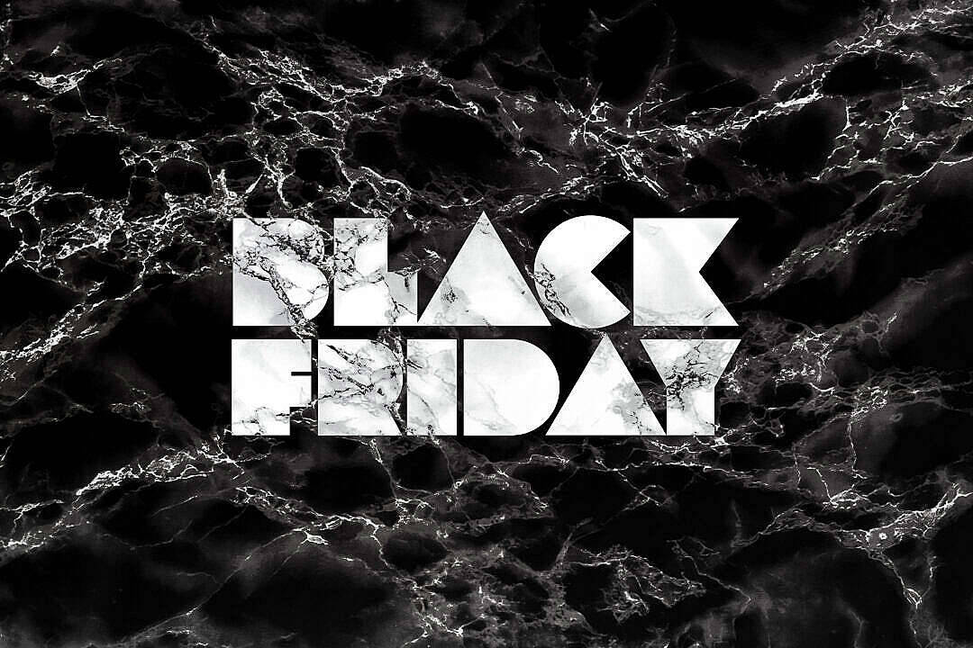 黑色大理石背景上的大理石風格Black Friday文字。