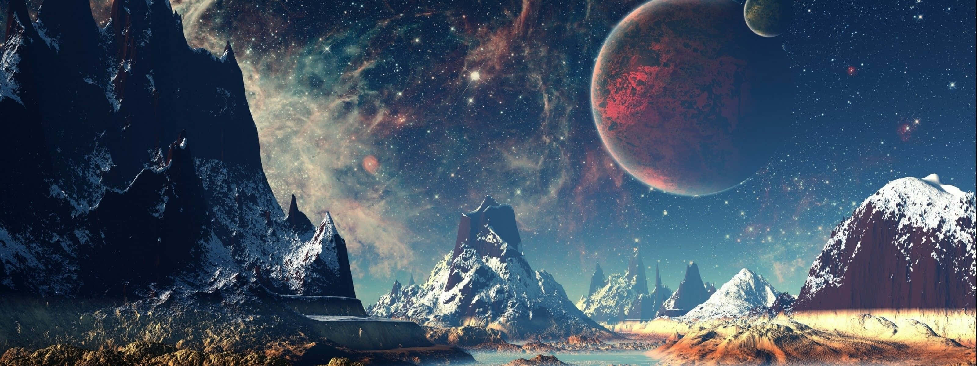 翠綠叢林中的壯麗瀑布 壁紙 — 白雪覆蓋的外星山脈在星空下升起，上方有紅色行星和星雲發光。