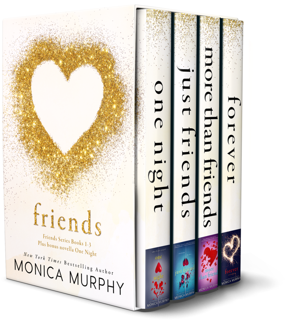 《老友記》系列書籍收藏 壁紙 — Monica Murphy 的浪漫小說盒裝套裝《Friends》，封面有金色閃粉心形，書名包括《One Night》和《Forever》。