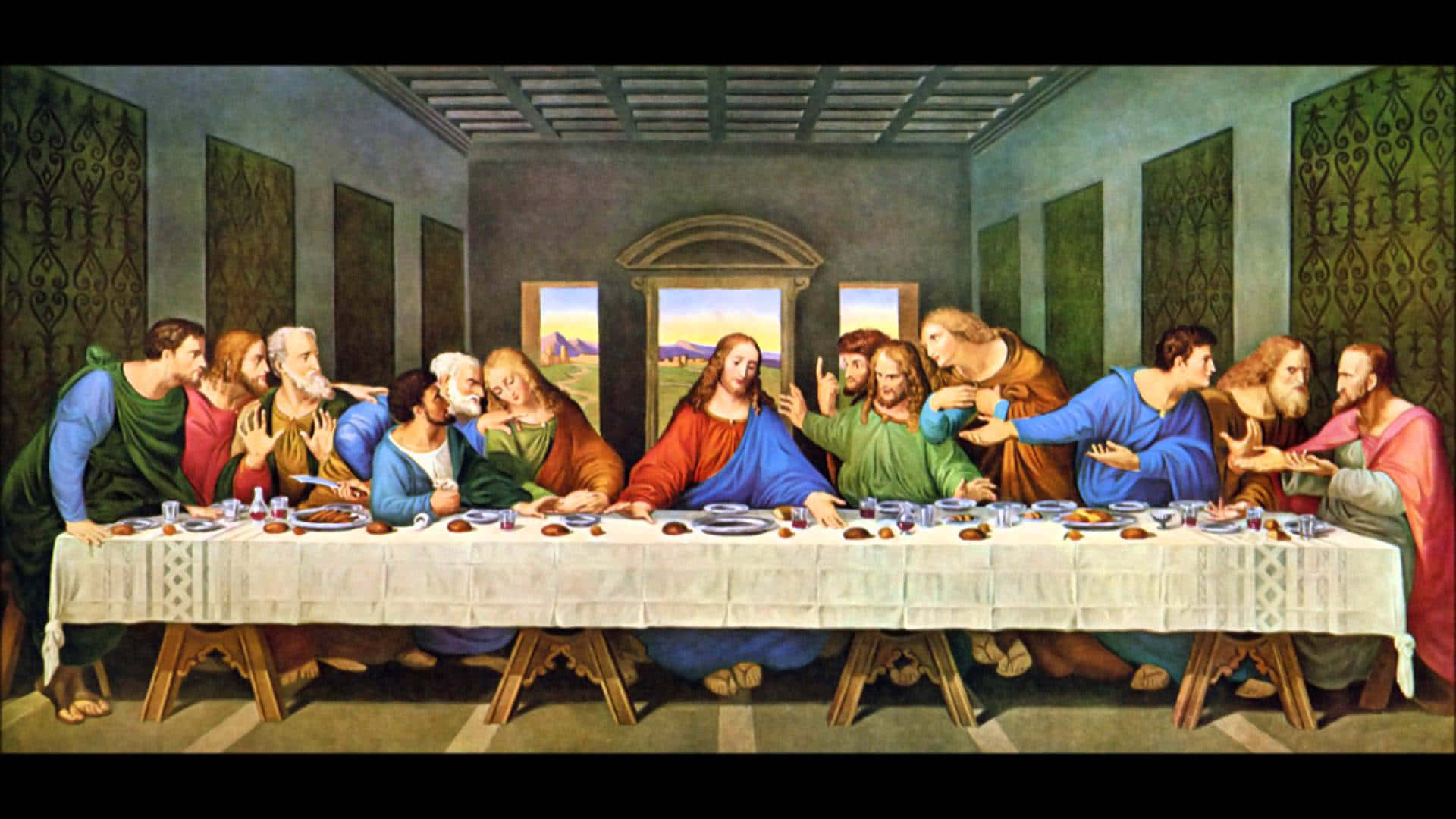 The Last Supper 桌布 壁紙 — 耶穌和祂的門徒聚集在一張長桌周圍，房間光線昏暗，牆壁華麗，透過拱形窗戶可以看到遠處的風景。