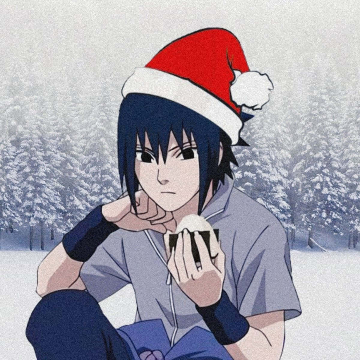 戴聖誕帽的動漫男孩在雪地森林中拿著雪球。