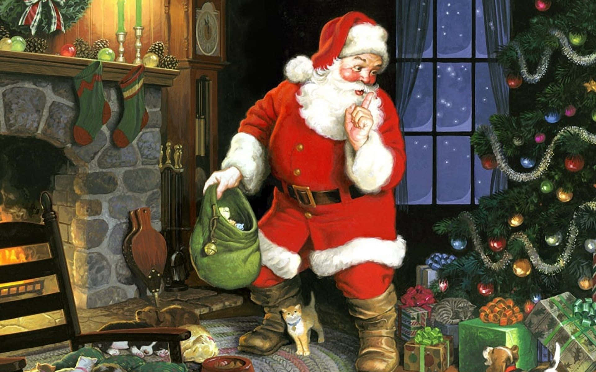 Santa Claus 桌布 壁紙 — 聖誕老人在一個舒適的壁爐房間裡，夜晚拿著一個袋子，在裝飾好的聖誕樹附近用手指放在嘴唇上低聲說話。