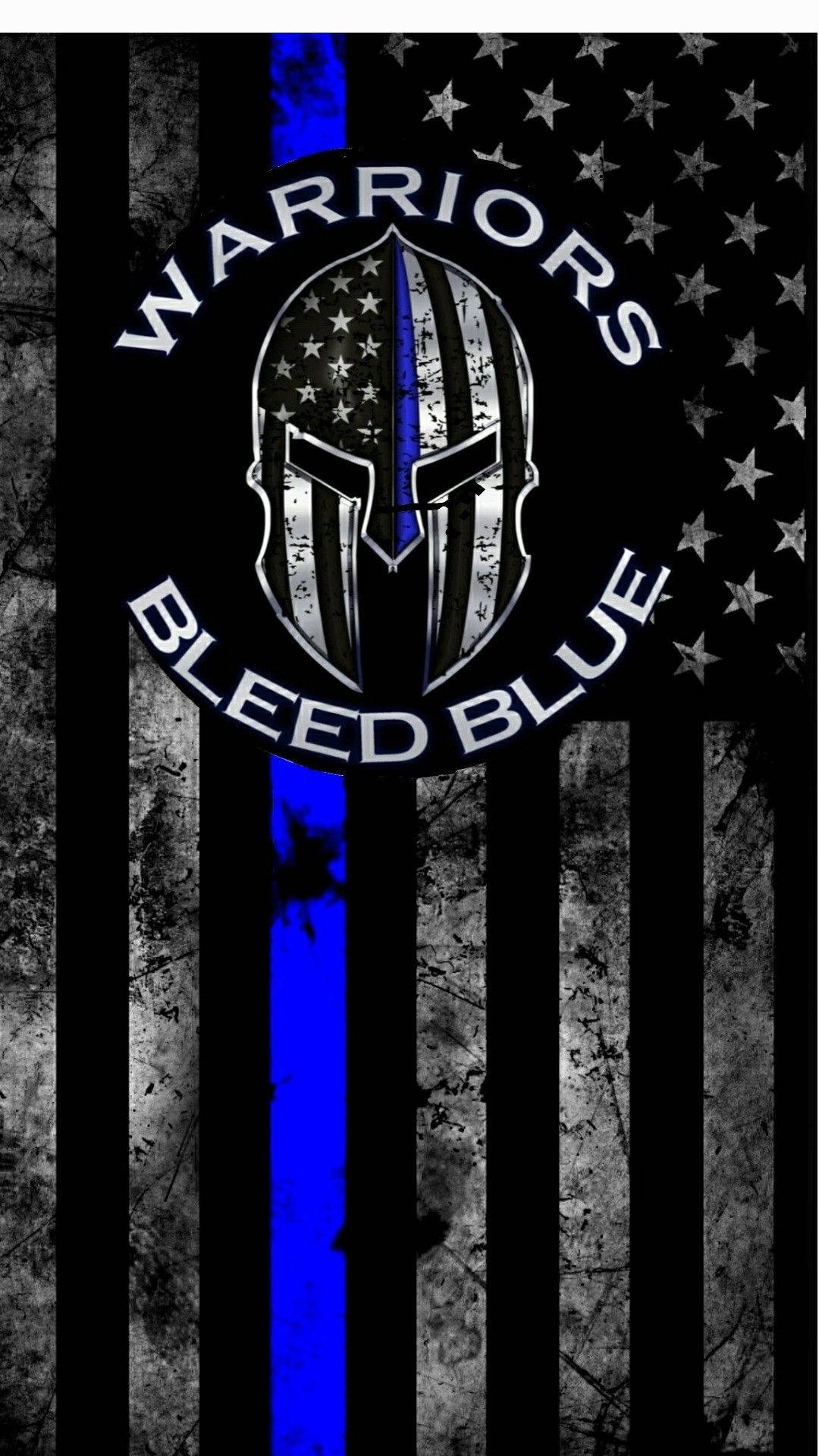 斯巴達頭盔在美國國旗上，帶有藍色幼線和文字 warriors bleed blue。
