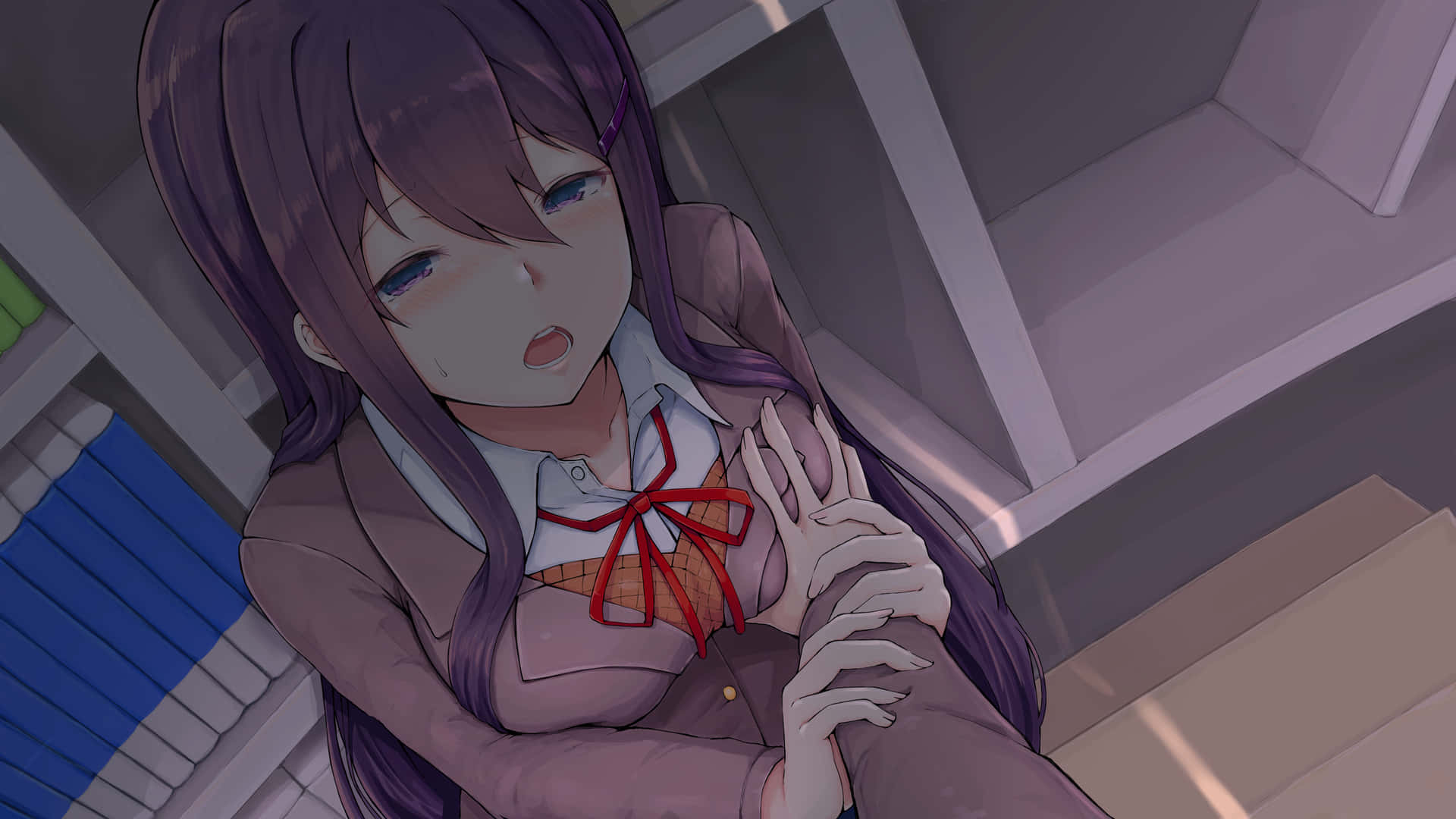紫髮動漫女孩穿著校服，看起來很驚恐。