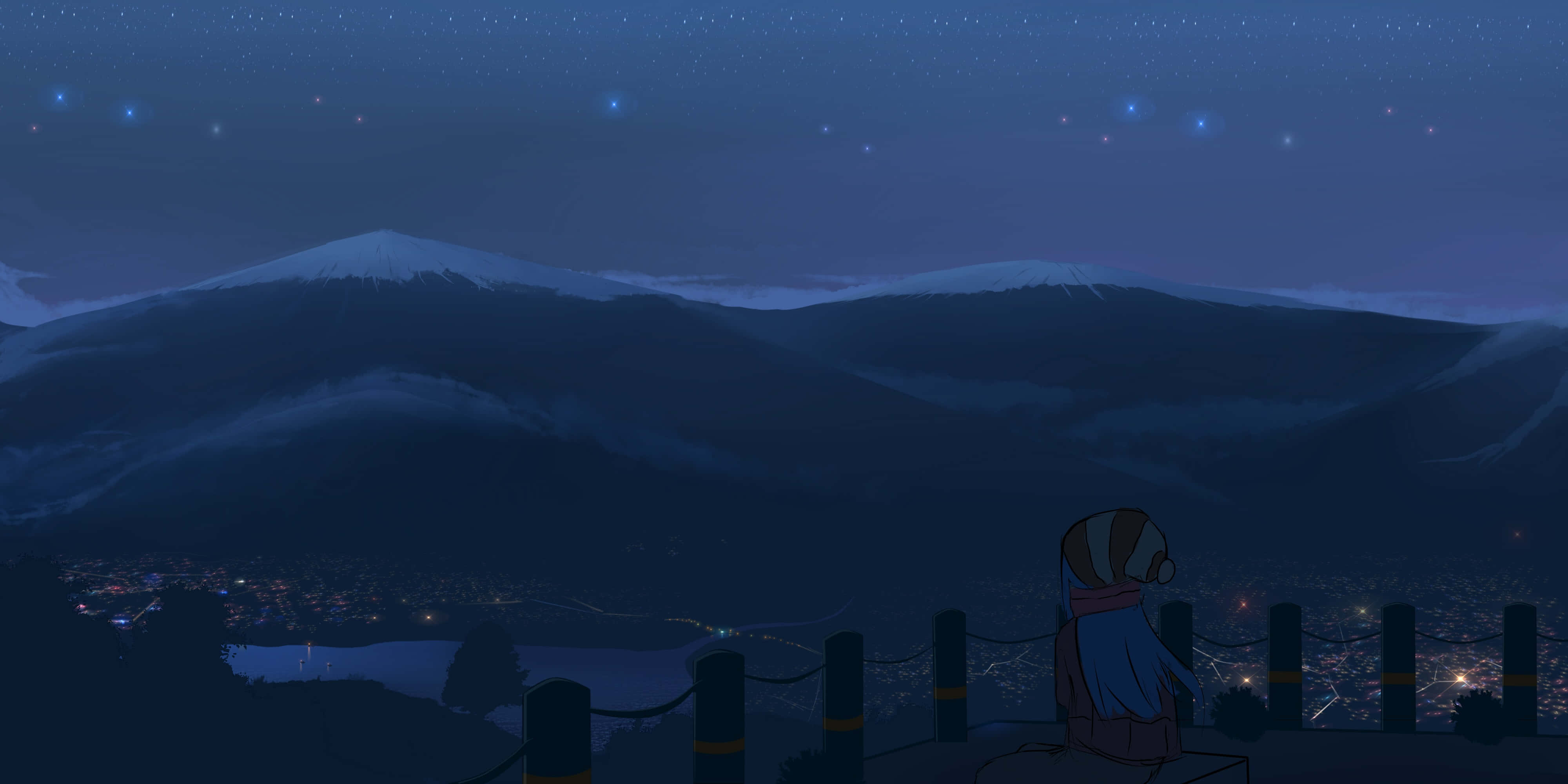 與 Laid Back Camp 一同在露營中享受大自然的恩賜！ 壁紙 — 一個孤獨的藍髮動漫女孩凝視著星空夜空，下方是白雪覆蓋的山脈和發光的城市。