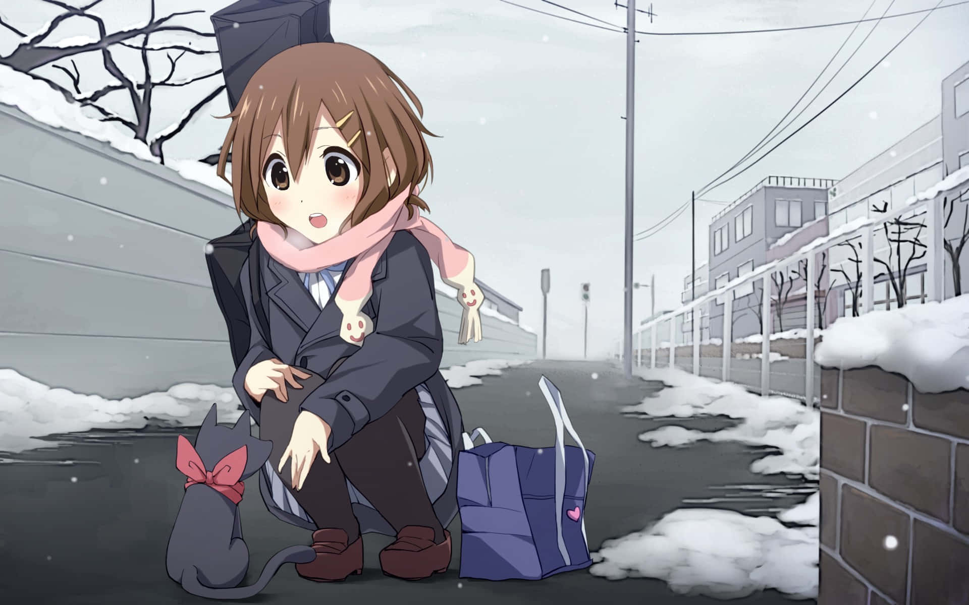 動漫女孩與貓在雪街上，穿著冬季外套和圍巾。