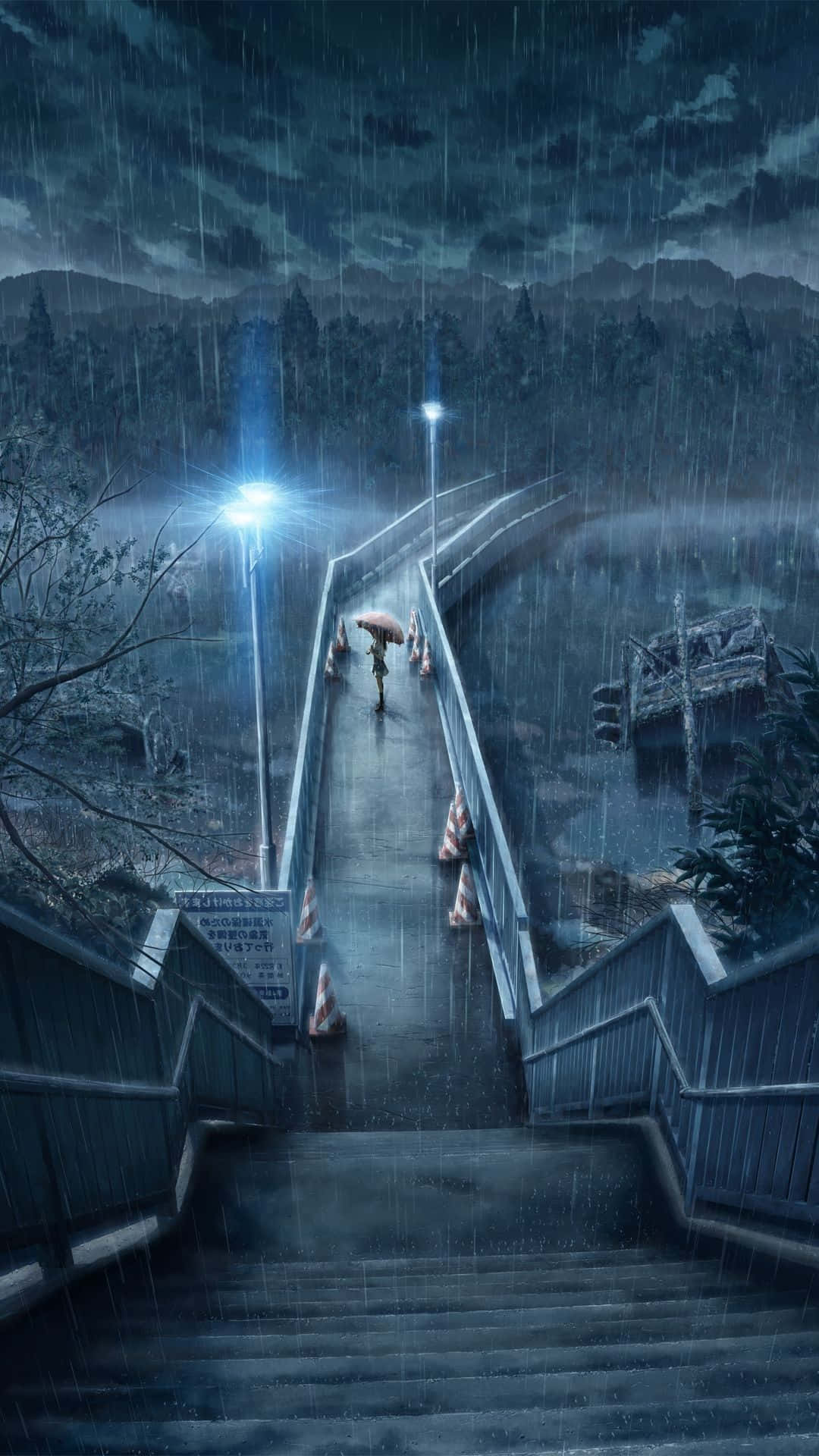 夜晚路燈下，撐傘的人走在雨中的橋上