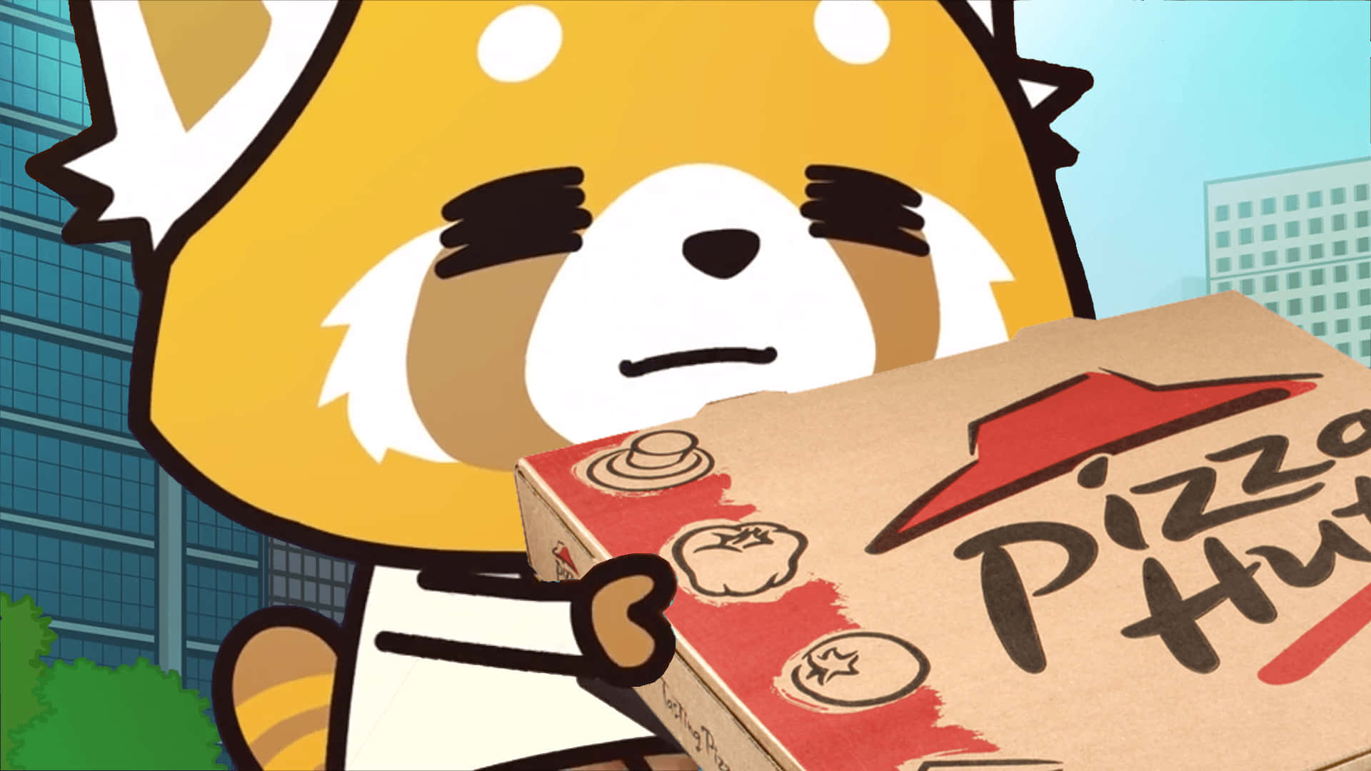 與Aggretsuko一起搖滾吧！ 壁紙 — 一隻可愛的卡通小熊貓穿著白色圍裙，拿著必勝客盒子，表情不悅，背景是城市。