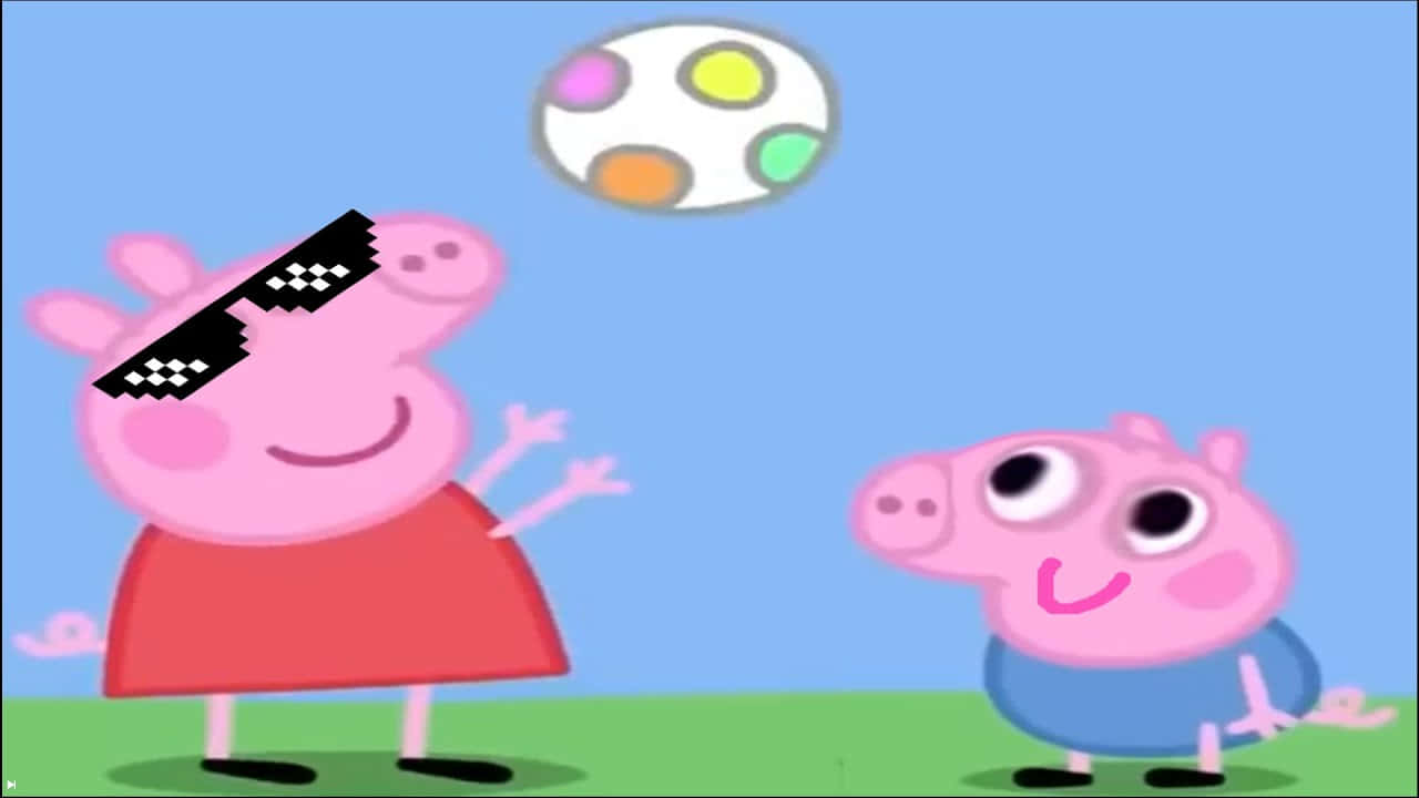 戴住太陽眼鏡嘅 Peppa Pig 同 George 喺戶外玩波。