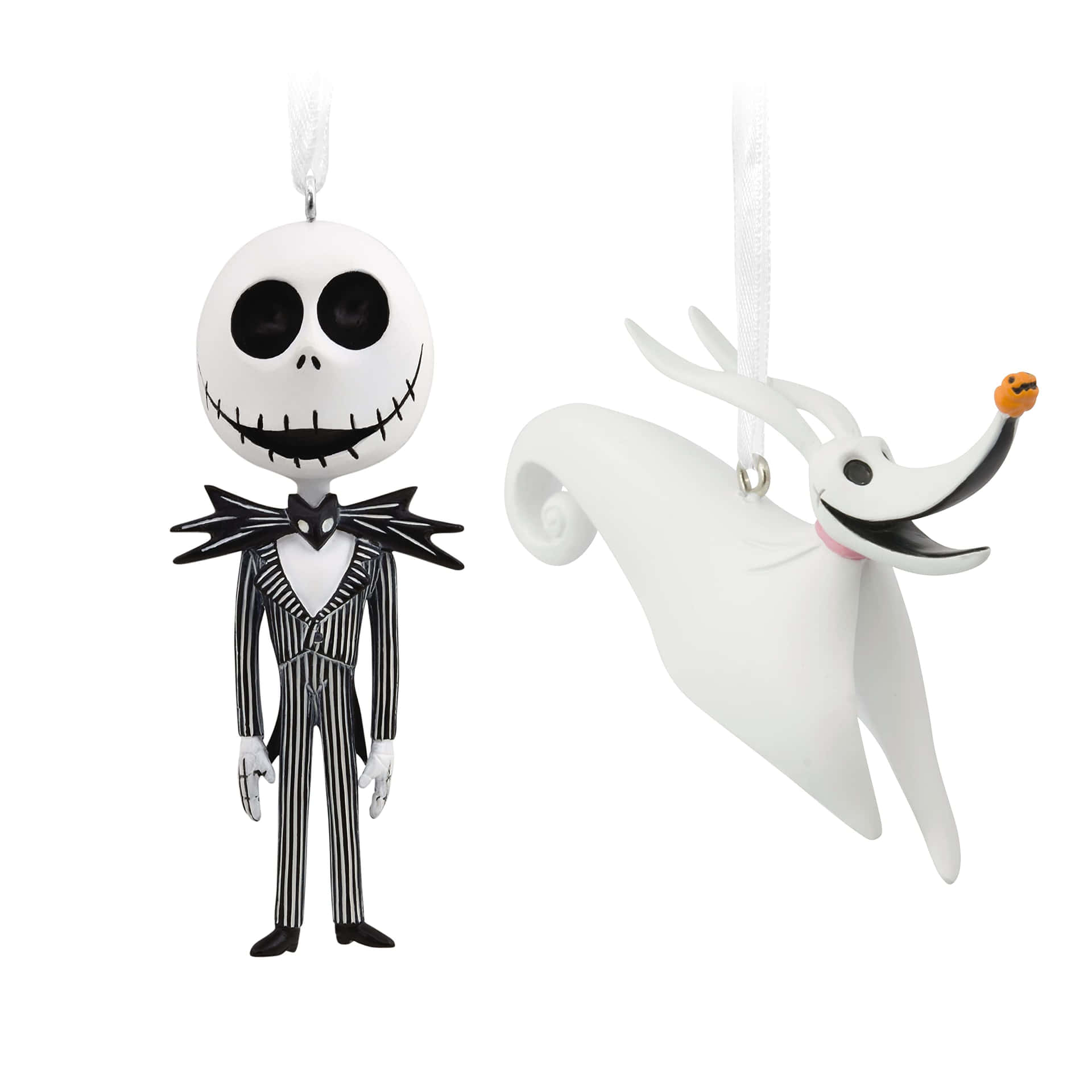 Jack Skellington 和 Zero 萬聖節裝飾品並排懸掛。