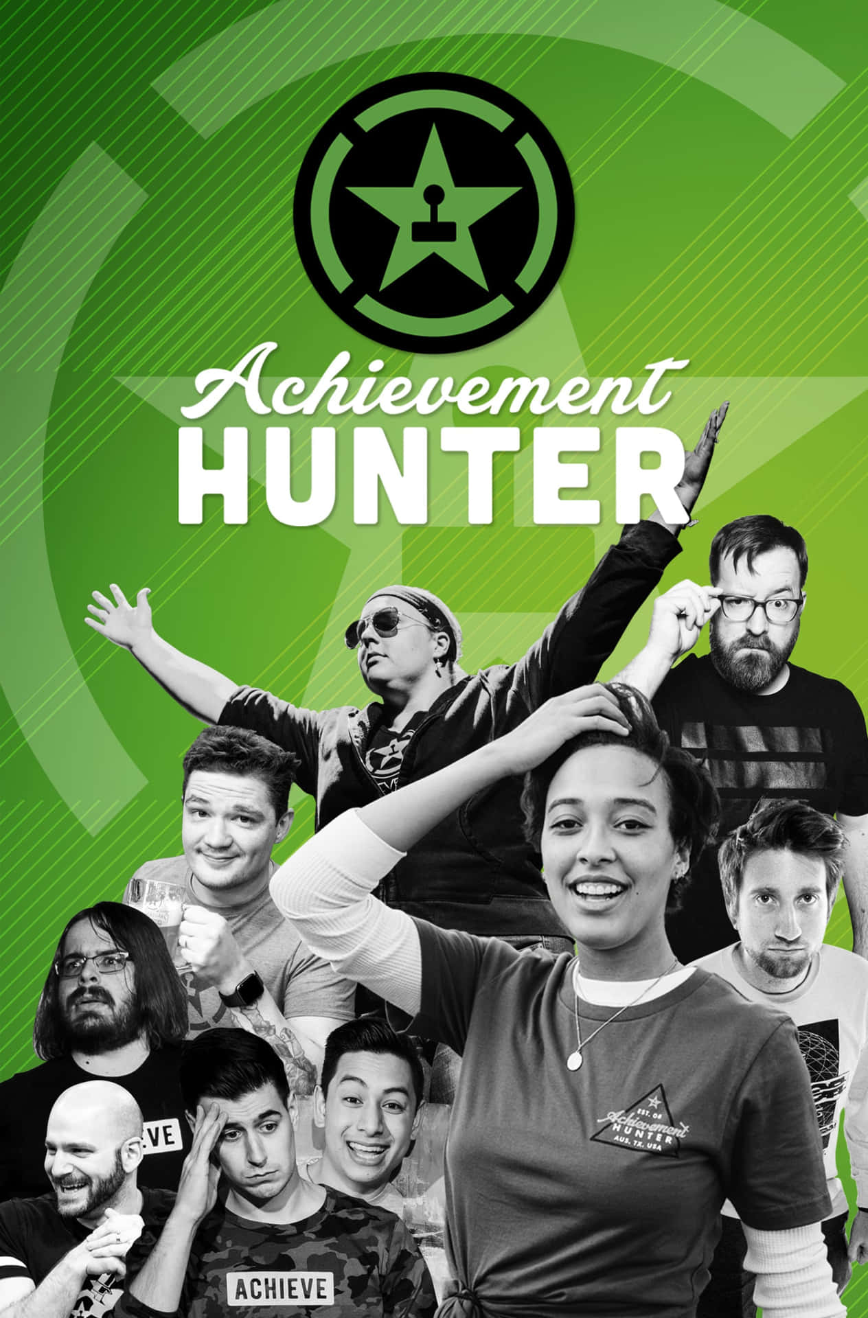 一群微笑的Achievement Hunter演員在綠色背景前充滿活力地擺姿勢。