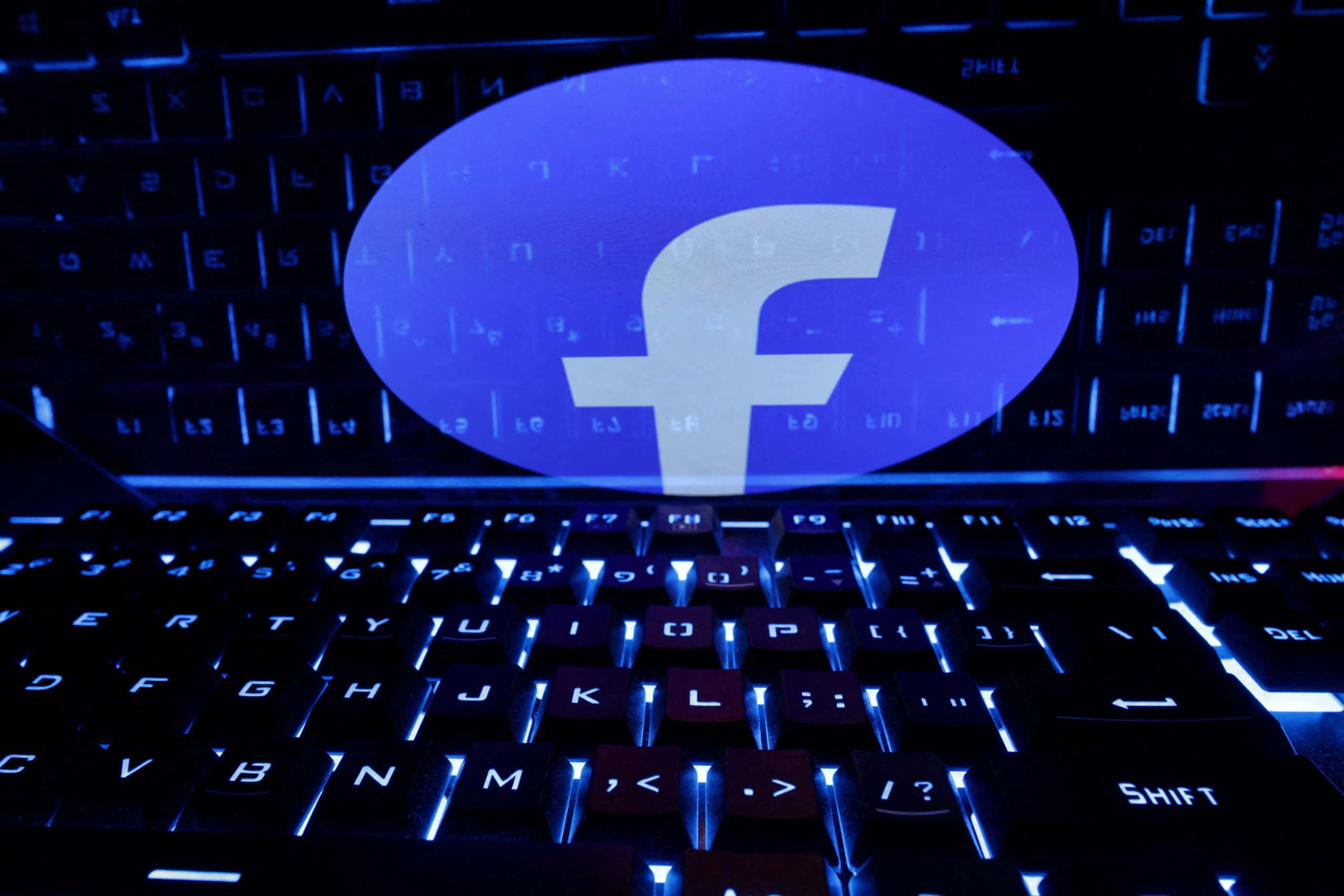 與數以億計的人們在Facebook上聯繫 壁紙
