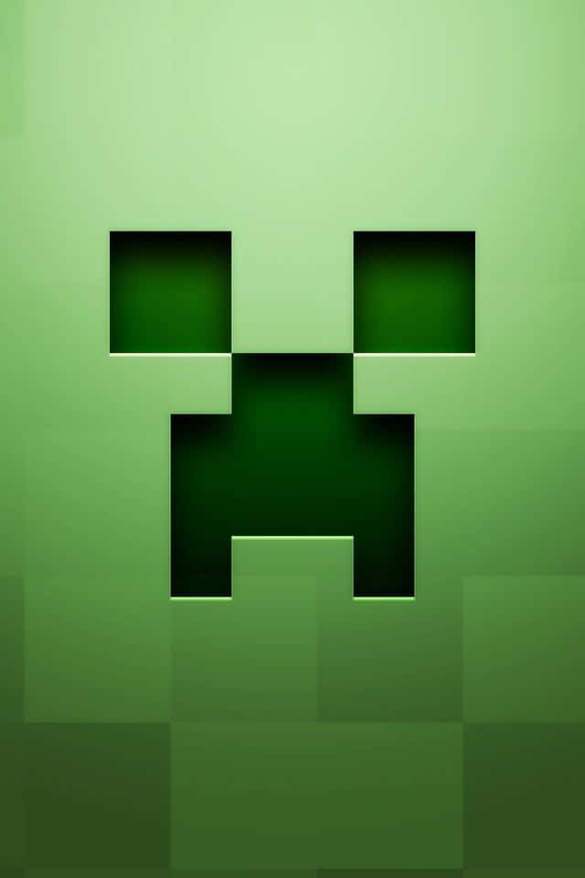 與最愛的角色一起探索我的世界 壁紙 — Minecraft 中像素化的綠色苦力怕臉，帶有發光的眼睛和令人畏懼的笑容，背景為綠色漸變。