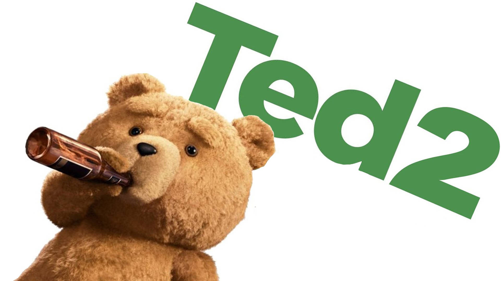 泰迪熊拿著帶有 'Ted 2' 標誌的啤酒瓶