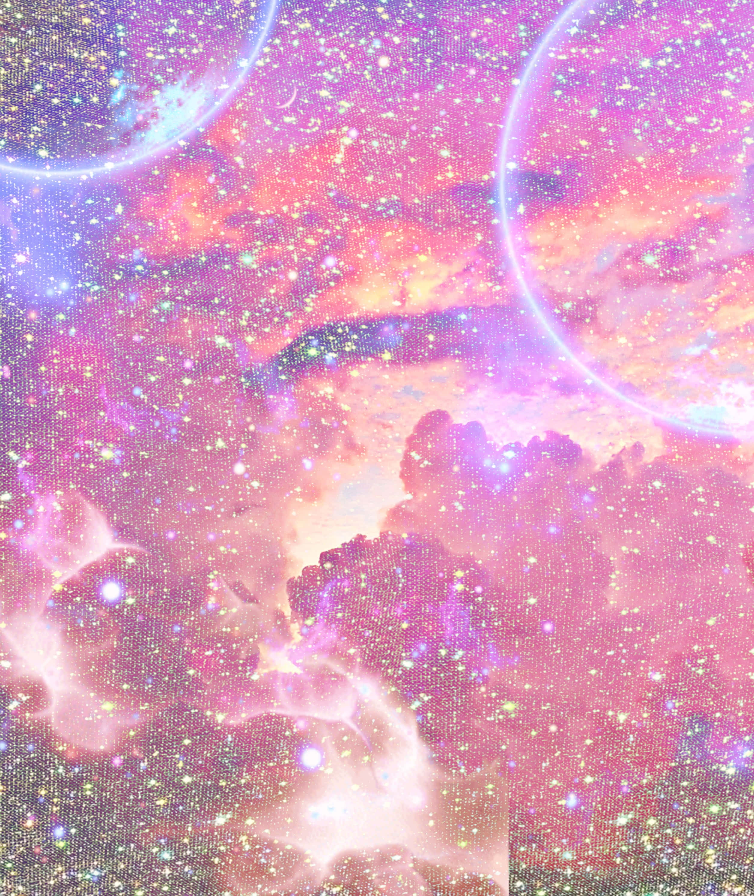 與粉紅太空一同探索宇宙的起源 壁紙 — 一個閃爍的宇宙場景，粉紅色和紫色的星雲在兩個發光的行星環之間發光。
