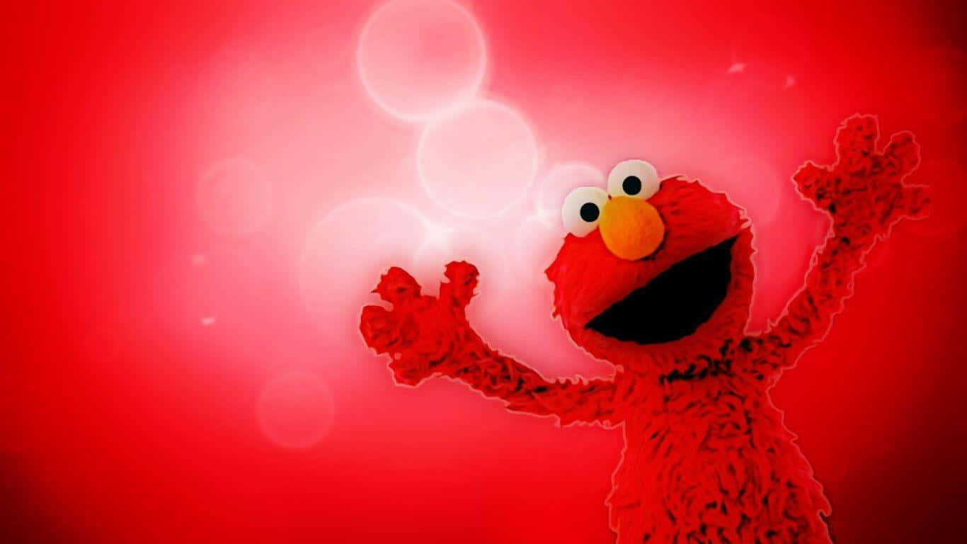 與芝麻街夥伴慶祝團聚時光 壁紙 — Elmo 喺發光嘅紅色背景同柔和嘅白色散景燈光下開心咁舉起手臂。