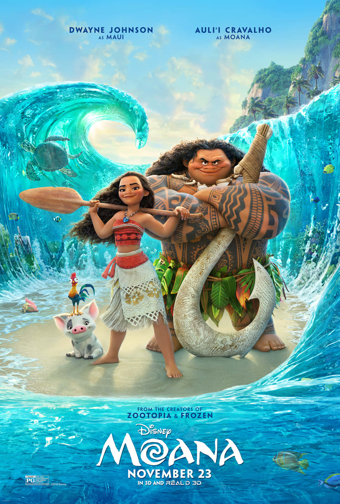 與莫阿娜一同踏上自我探索之旅 壁紙 — Moana 和 Maui 英雄般地站在一個巨大的藍綠色波浪中，旁邊有一隻豬和一隻公雞在沙灘上。