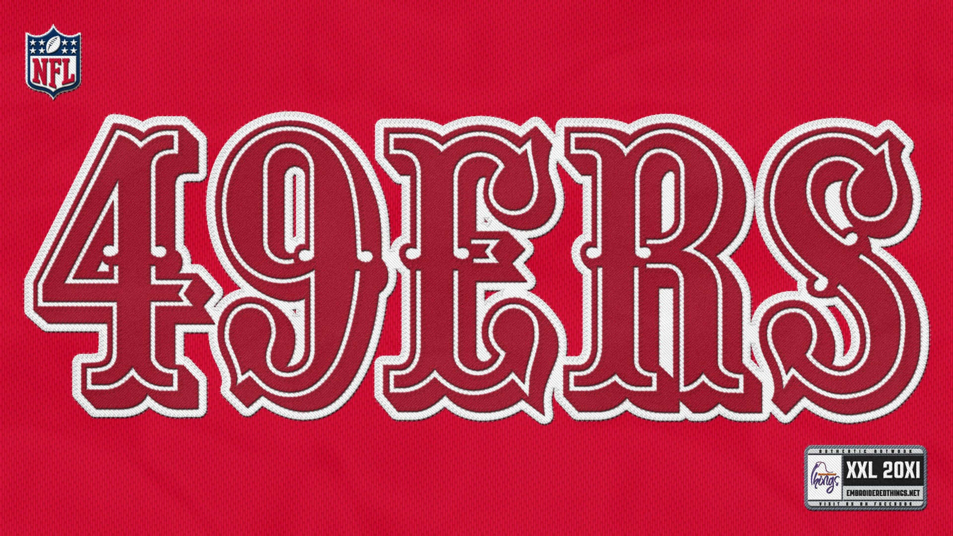 紅色NFL 49ers足球球衣，帶有白色輪廓的球隊名稱和尺寸標籤。