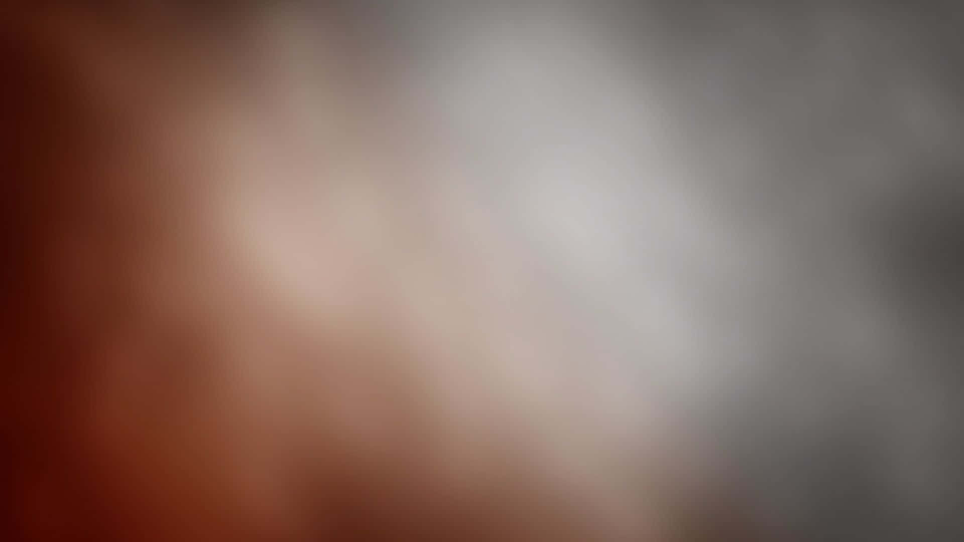 舒適現代的吸睛灰階漸層背景 壁紙 — 暖棕色漸變為冷灰色的柔和漸變，帶有輕柔模糊的過渡效果。