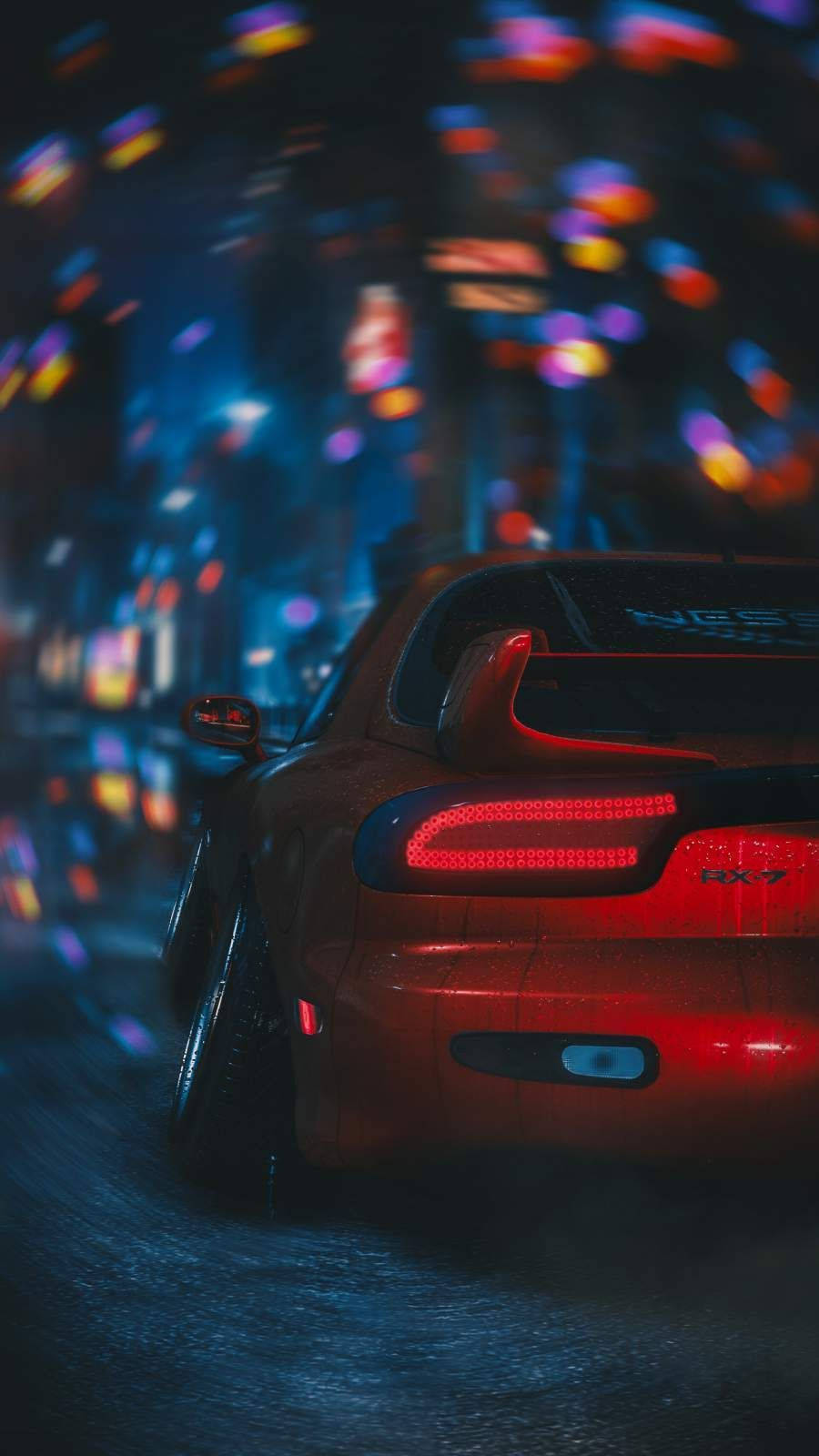 紅色跑車在夜晚霓虹燈照亮的街道上疾馳。