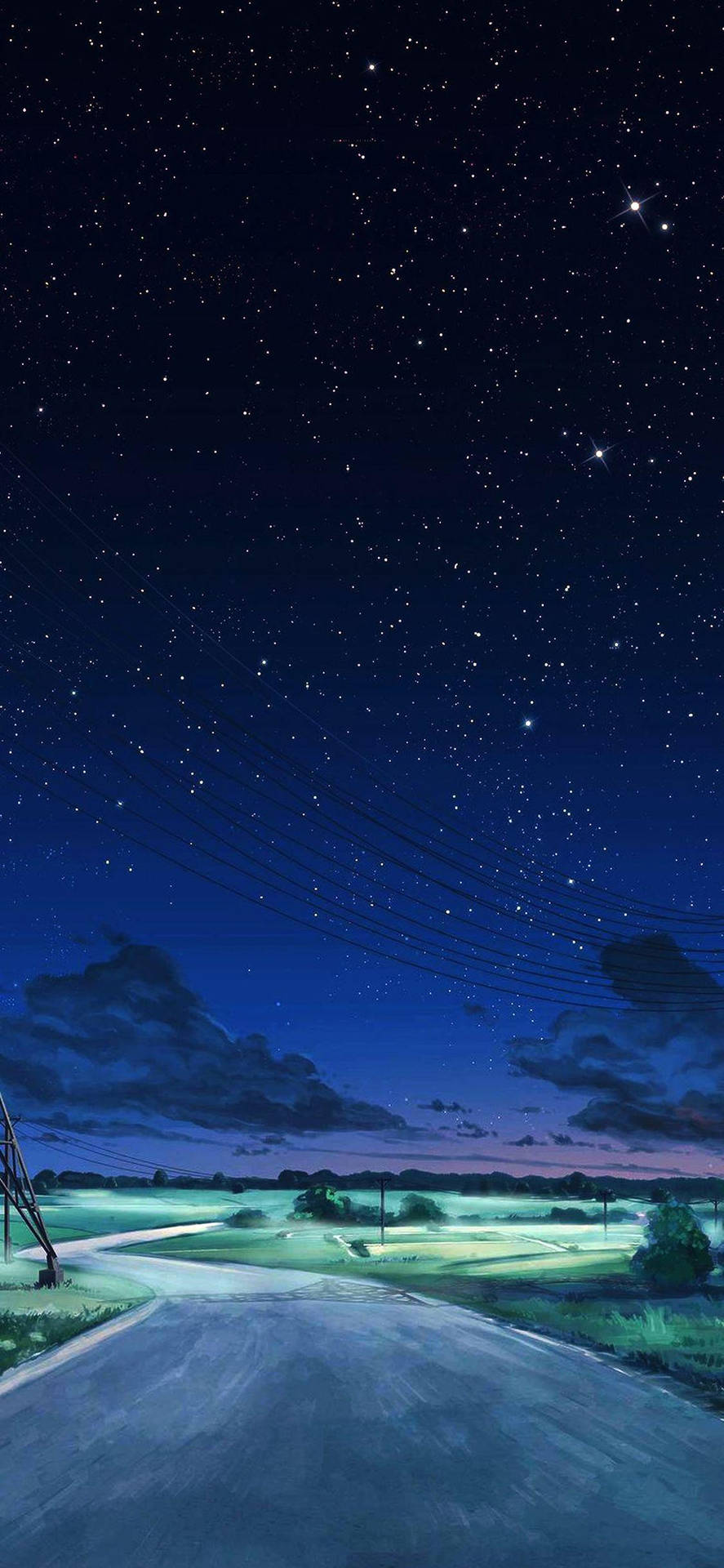 星空下寧靜的道路，發光的雲朵和電線。