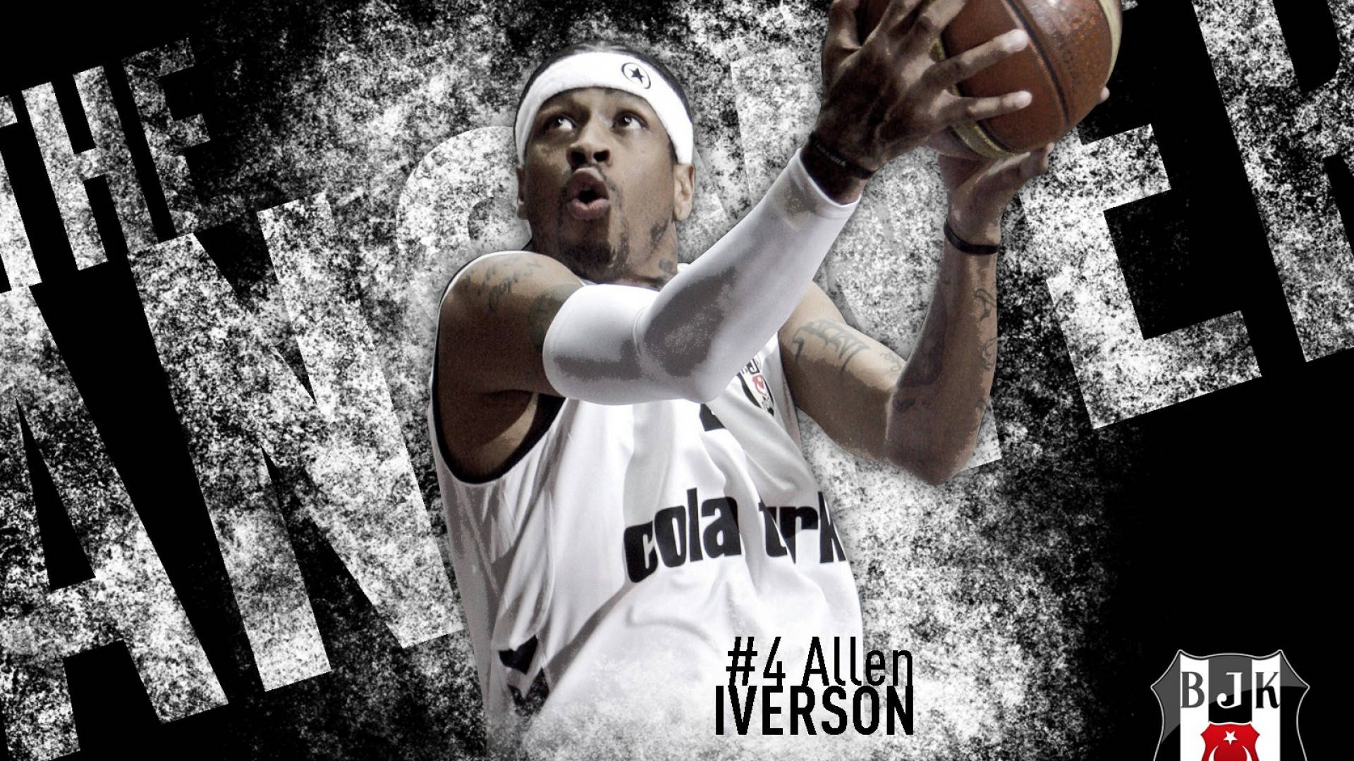 艾倫·艾弗森雙手持球 壁紙 — Allen Iverson 身穿白色球衣，在粗糙紋理背景前專注地投籃。