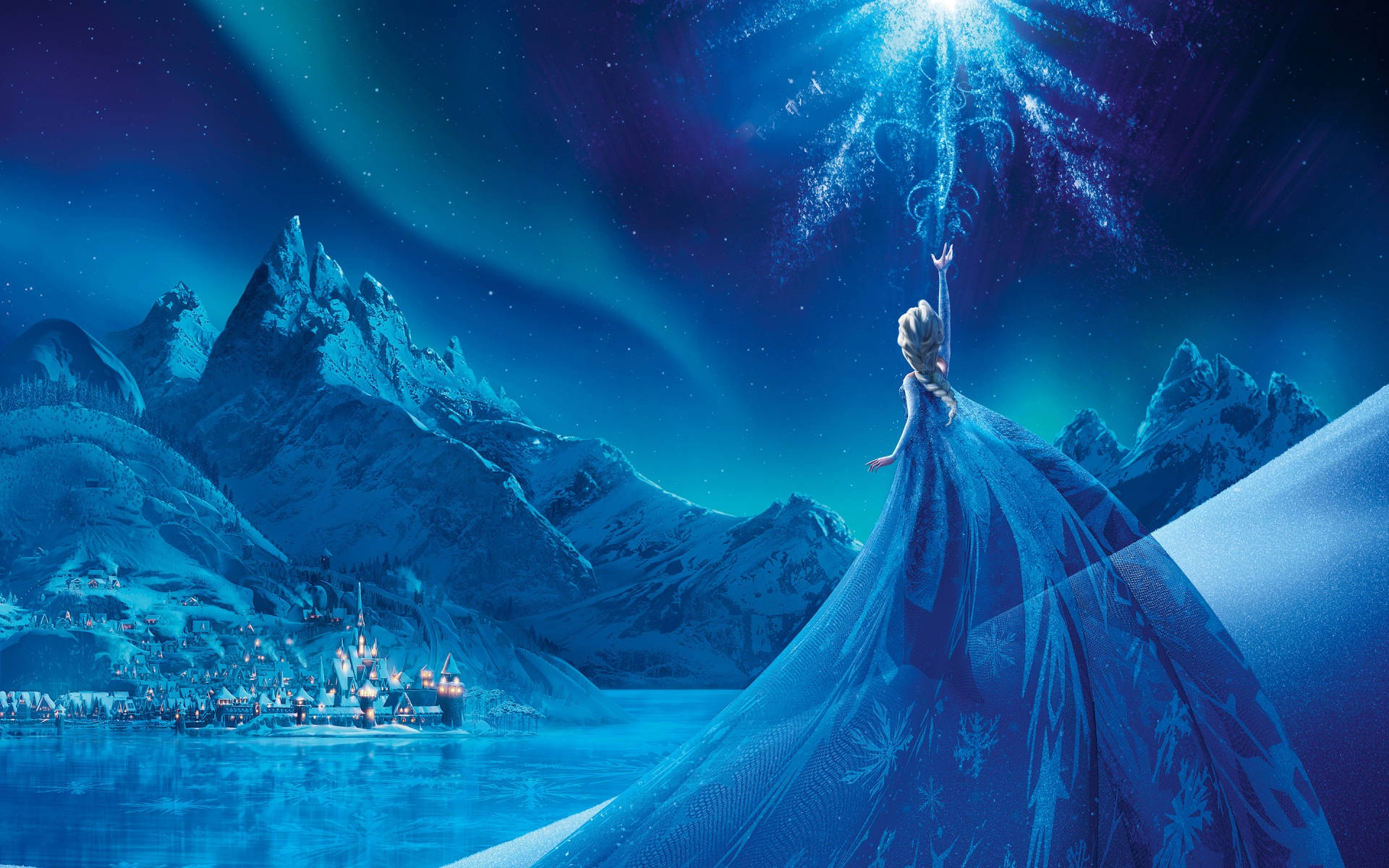 艾莎閃耀星芒 壁紙 — 愛莎站在雪山之巔，在冰封王國上空絢麗的北極光下施展魔法。