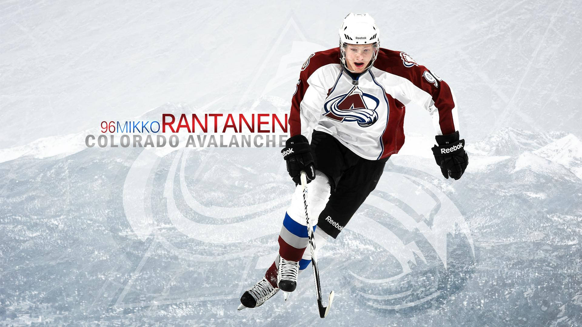 冰球運動員 Mikko Rantanen 身穿科羅拉多雪崩隊裝備在冰上行動。