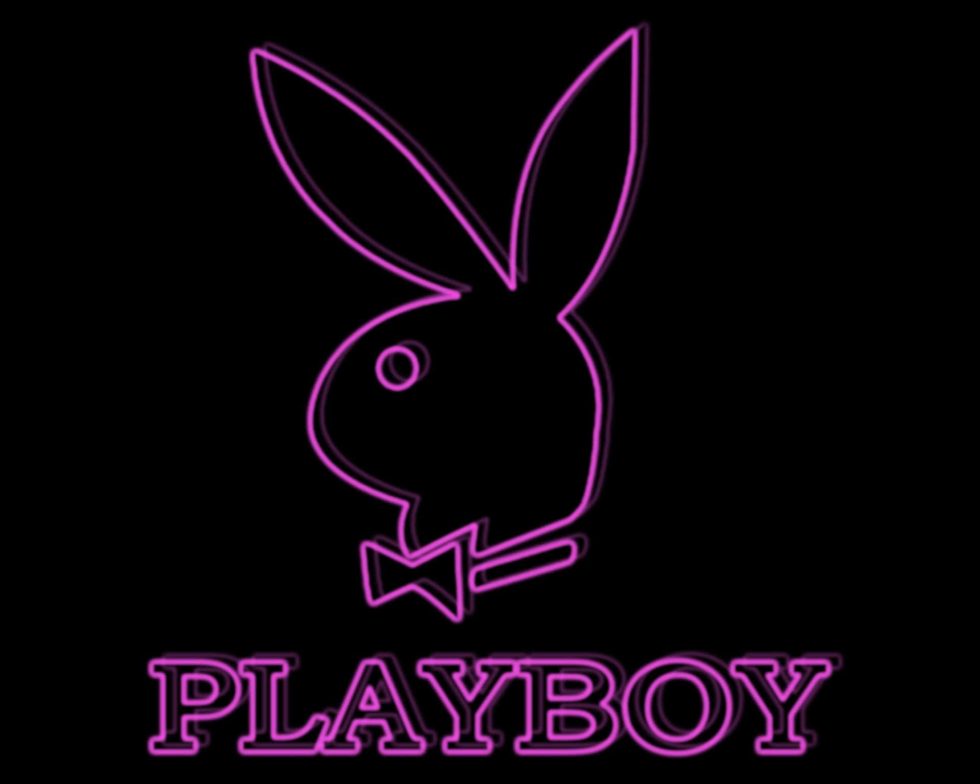 紫色霓虹燈Playboy兔仔標誌，配蝴蝶結及文字，黑色背景。
