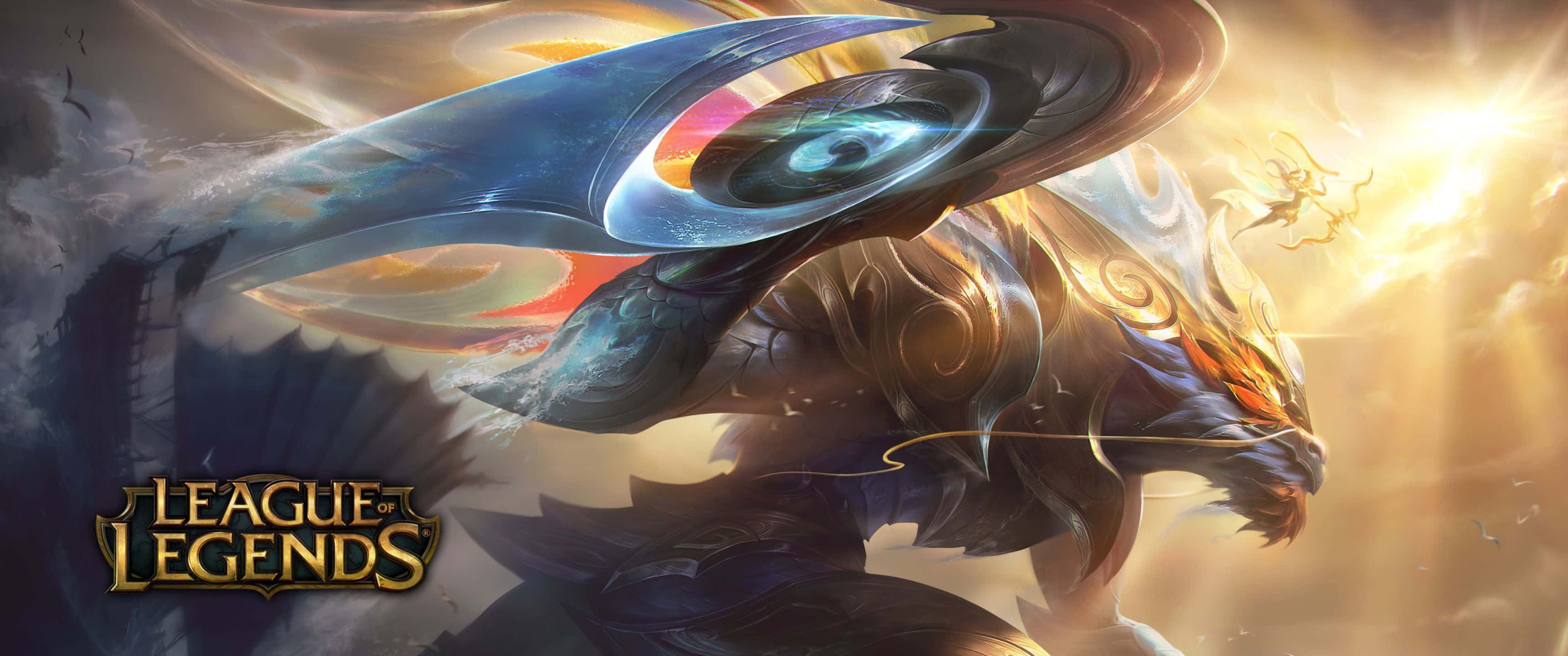 《英雄聯盟》 Kha'Zix 皮膚 Lunar Guardian 3440x1440p 背景 壁紙 — 一隻威嚴的龍，擁有發光的眼睛和華麗的盔甲，在閃耀的金色天空中翱翔，伴隨著旋轉的能量效果。