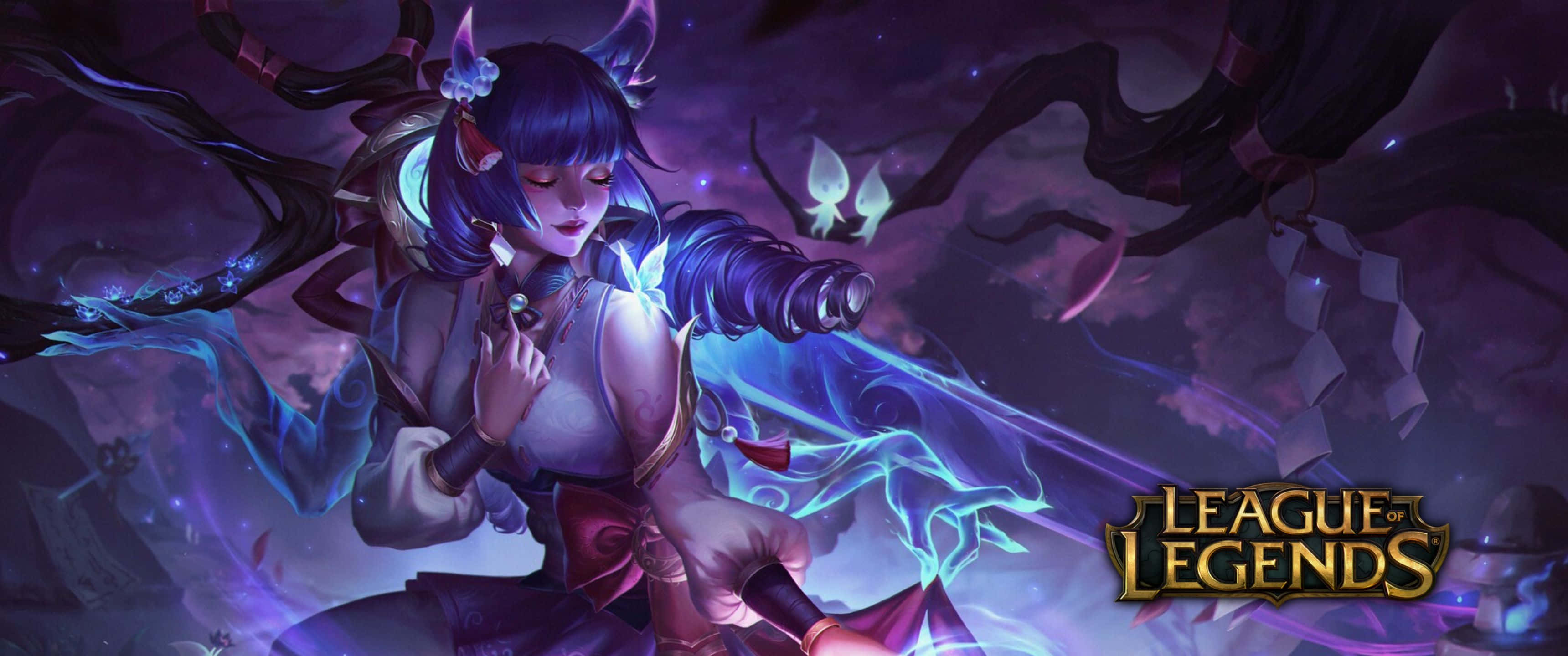 《英雄聯盟》 Spirit Blossom 皮膚格温 3440x1440p 背景 壁紙 — 一個藍髮有角的奇幻動漫女孩在黑暗神秘環境中引導發光的藍色能量。