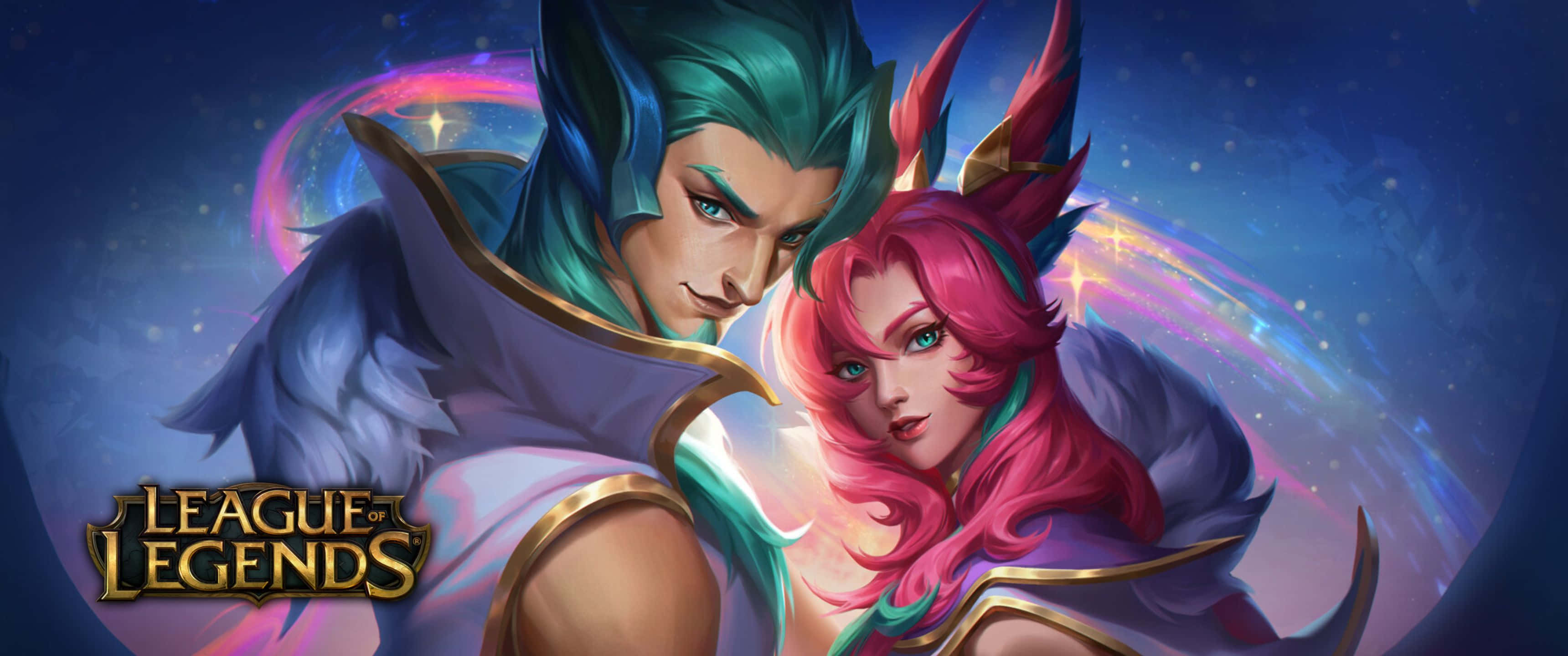 《英雄聯盟》Xayah與Rakan 3440x1440p背景 壁紙 — 一幅充滿活力的數位插圖，描繪兩位《英雄聯盟》角色在宇宙星空背景中擁抱，伴隨著發光的能量漩渦。