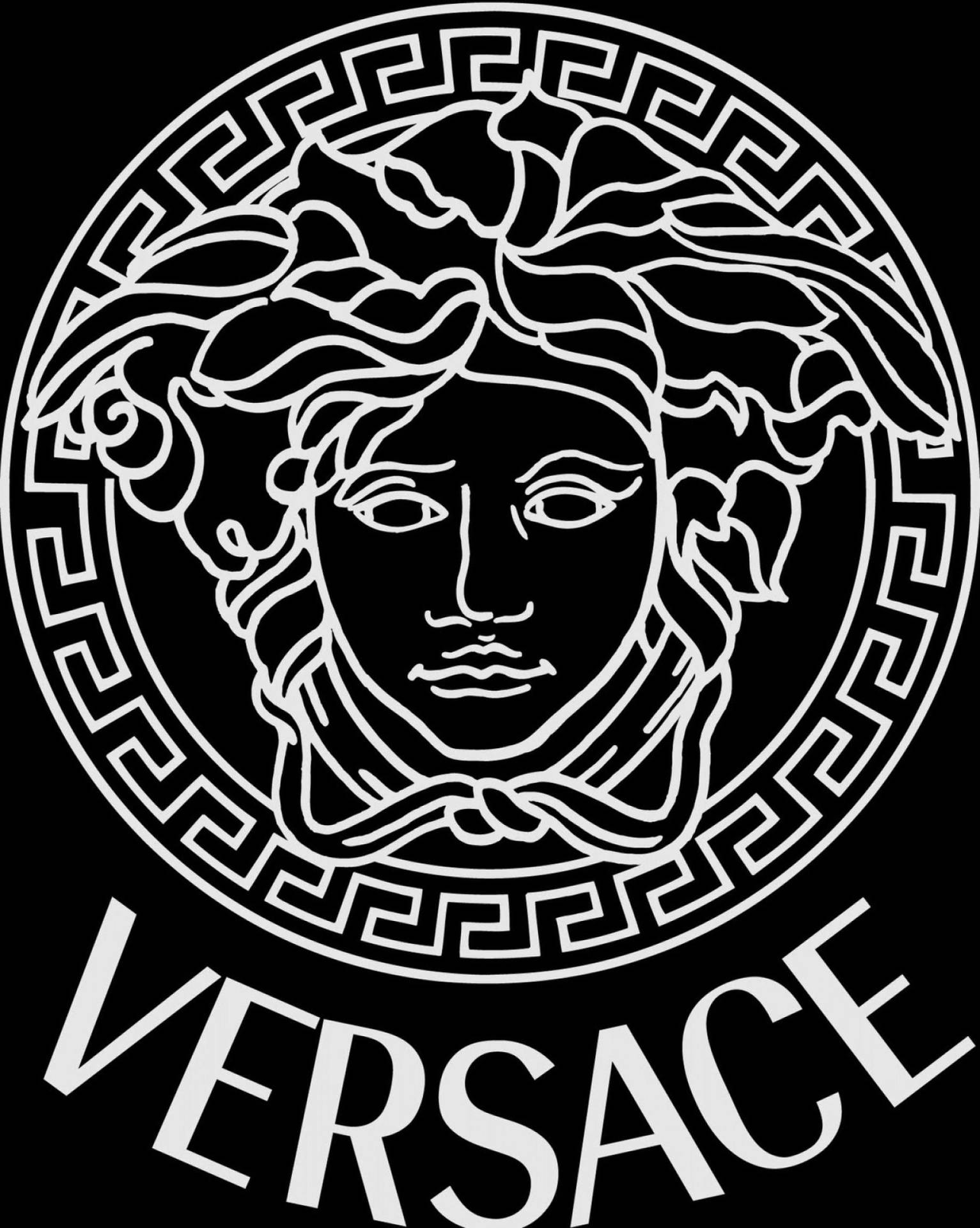 Versace 標誌，黑色背景上帶有白色美杜莎頭。