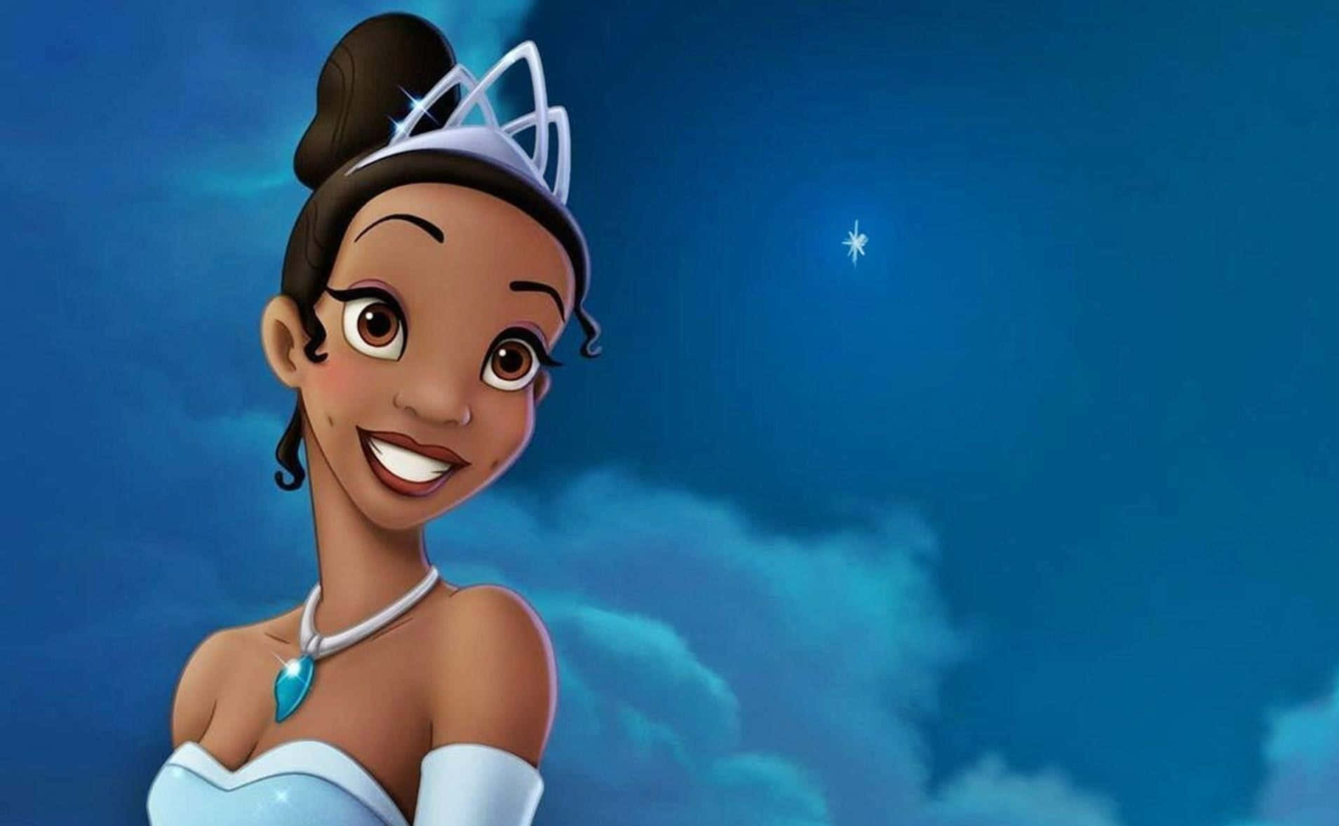身穿藍色禮服和頭飾的Tiana公主在繁星點點的夜空下微笑。