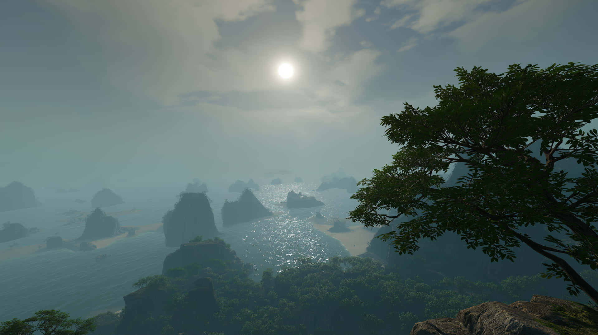 海岸景觀，有岩石島嶼和綠樹，在朦朧的陽光下
