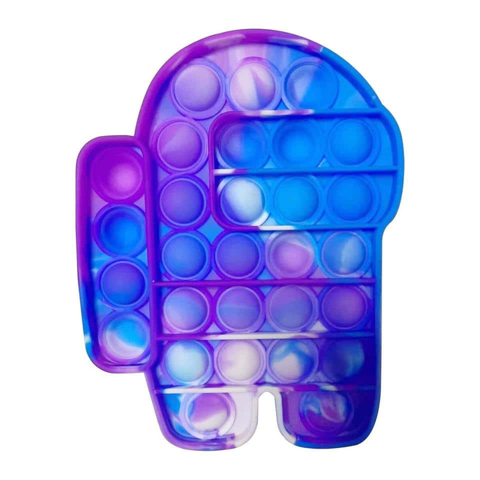 藍紫色Among Us造型Pop It玩具圖 壁紙 — 一個鮮豔的紫色和藍色Among Us角色形狀的彈力減壓玩具，背景為潔淨的白色。