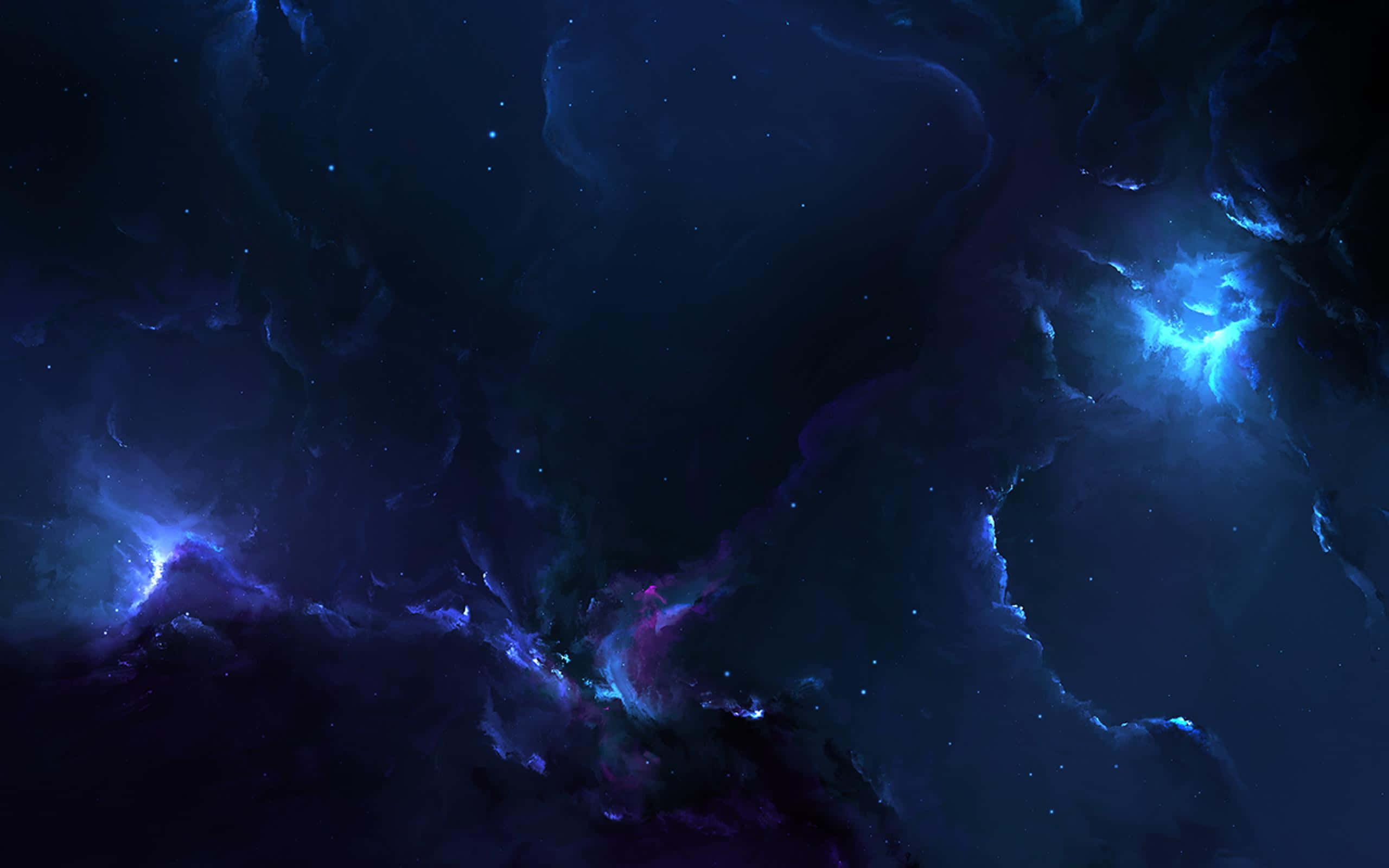 藍紫色星空與星雲背景 壁紙 — 廣闊的宇宙星雲，在佈滿星星的虛空中發出電藍色和紫色的光芒。
