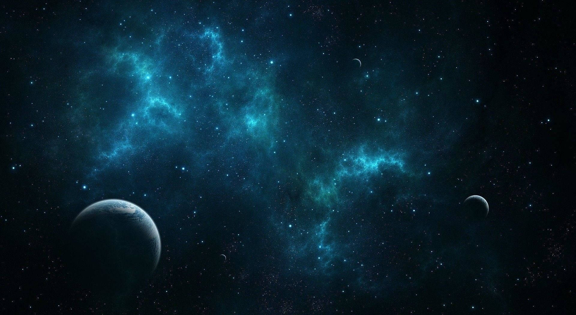 藍色星雲和行星漂浮在星空之中