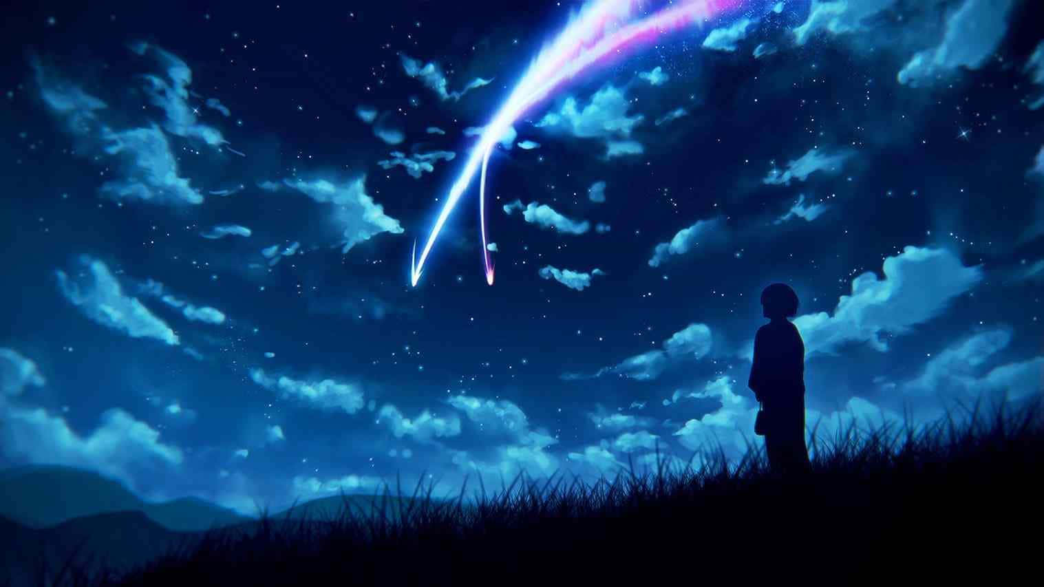 藍色動漫背景：《你的名字。》中的宮水三葉 壁紙 — 一個孤獨的孩子站在長滿草的山丘上，以剪影仰望一顆充滿活力的宇宙流星劃過繁星點點的夜空。