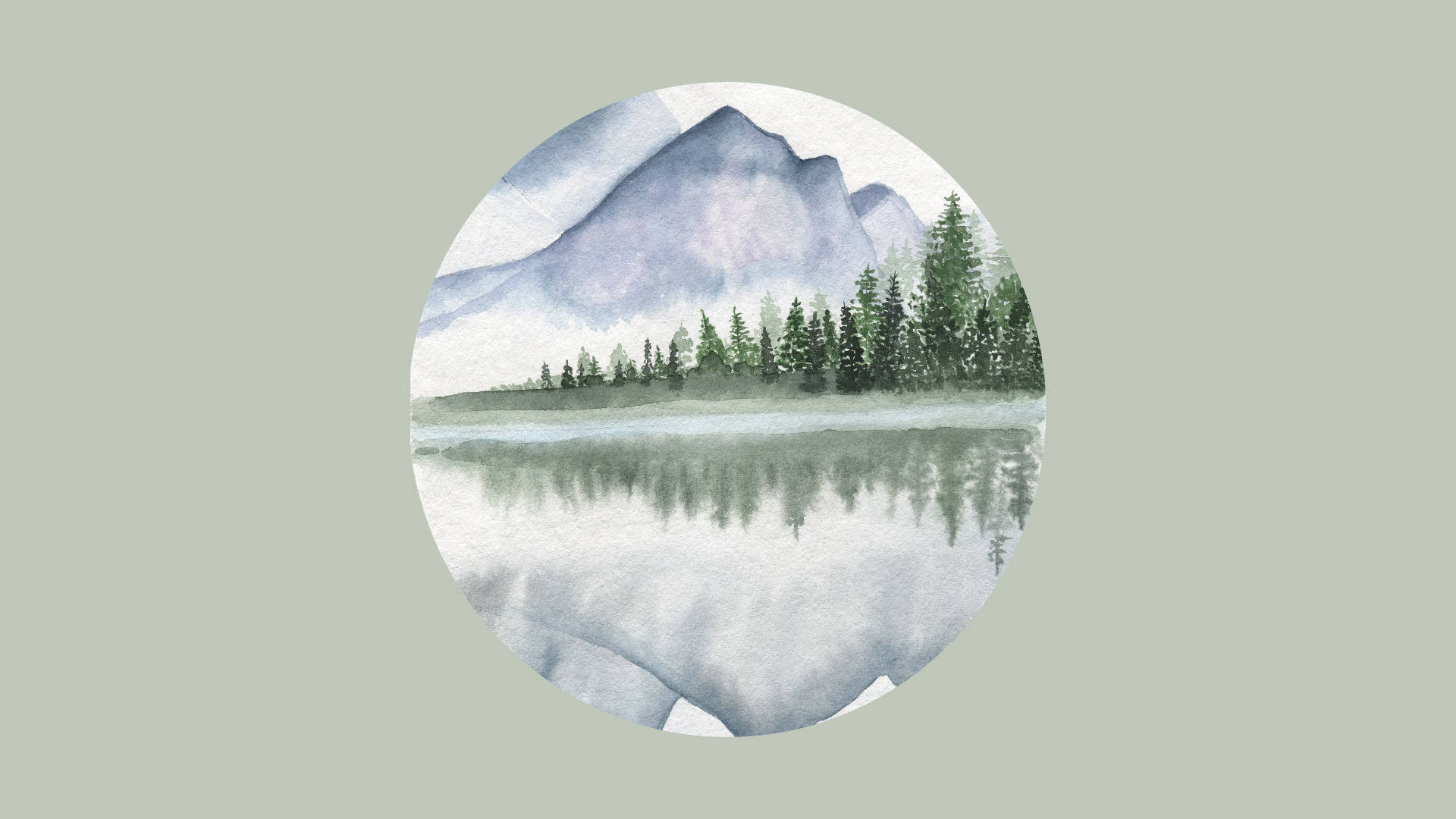 藍色山脈 sage 綠桌面壁紙 壁紙 — 一個寧靜的水彩圓圈描繪了霧氣瀰漫的山脈倒映在平靜的水面上，岸邊有常綠樹木。