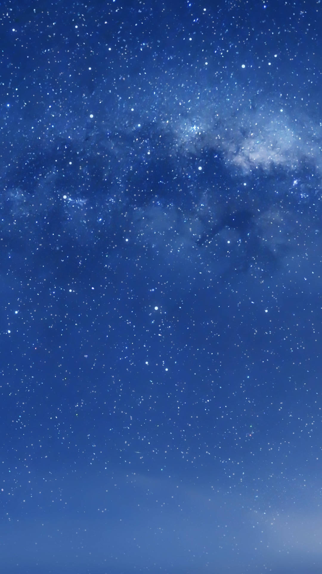 深藍色夜空中銀河系與星辰