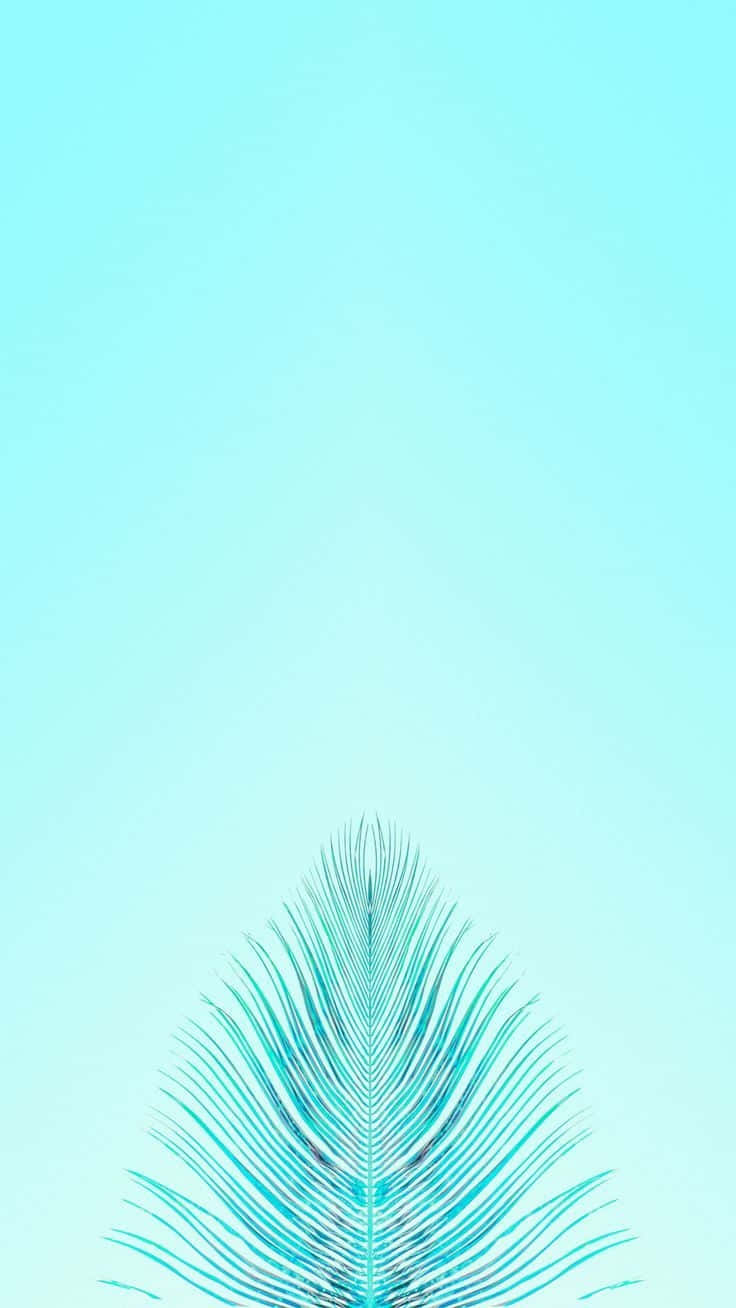 藍色棕櫚葉極簡iPhone壁紙 壁紙 — 一片青綠色棕櫚葉從底部浮現，背景是柔和的漸變天藍色。