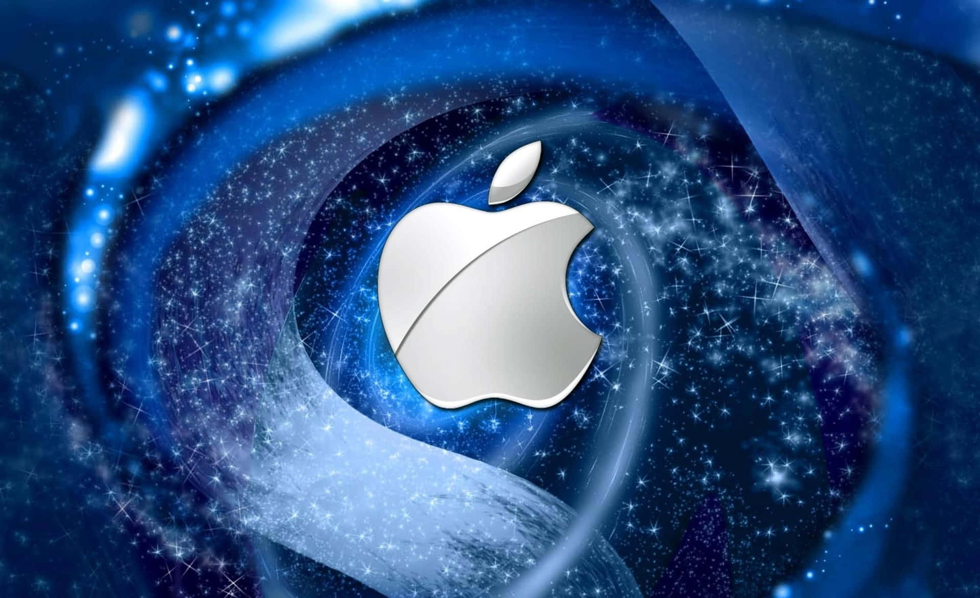 銀色Apple標誌被旋轉的藍色宇宙星星和星雲包圍。