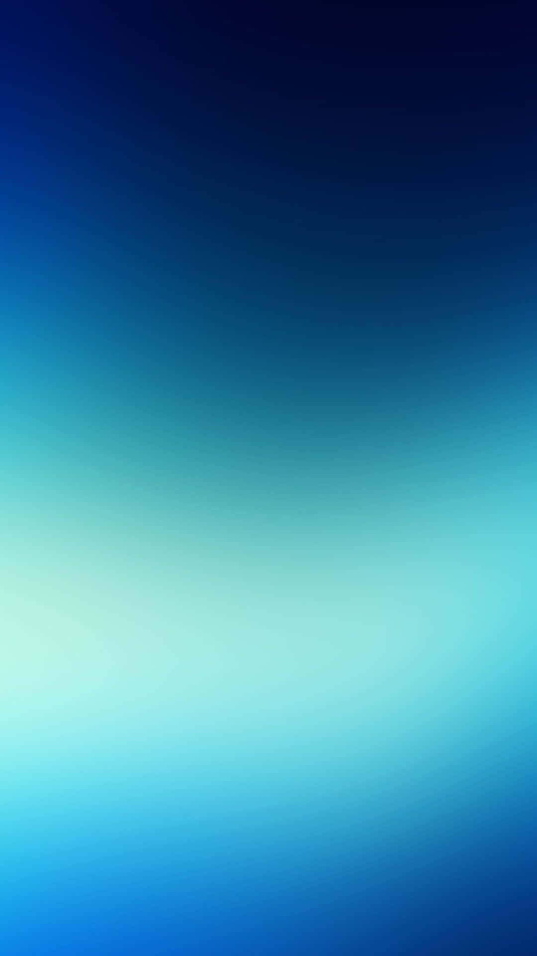 藍色漸層背景，深藍與淺藍交融 壁紙 — 從深海軍藍過渡到柔和青藍色的寧靜漸變天空。